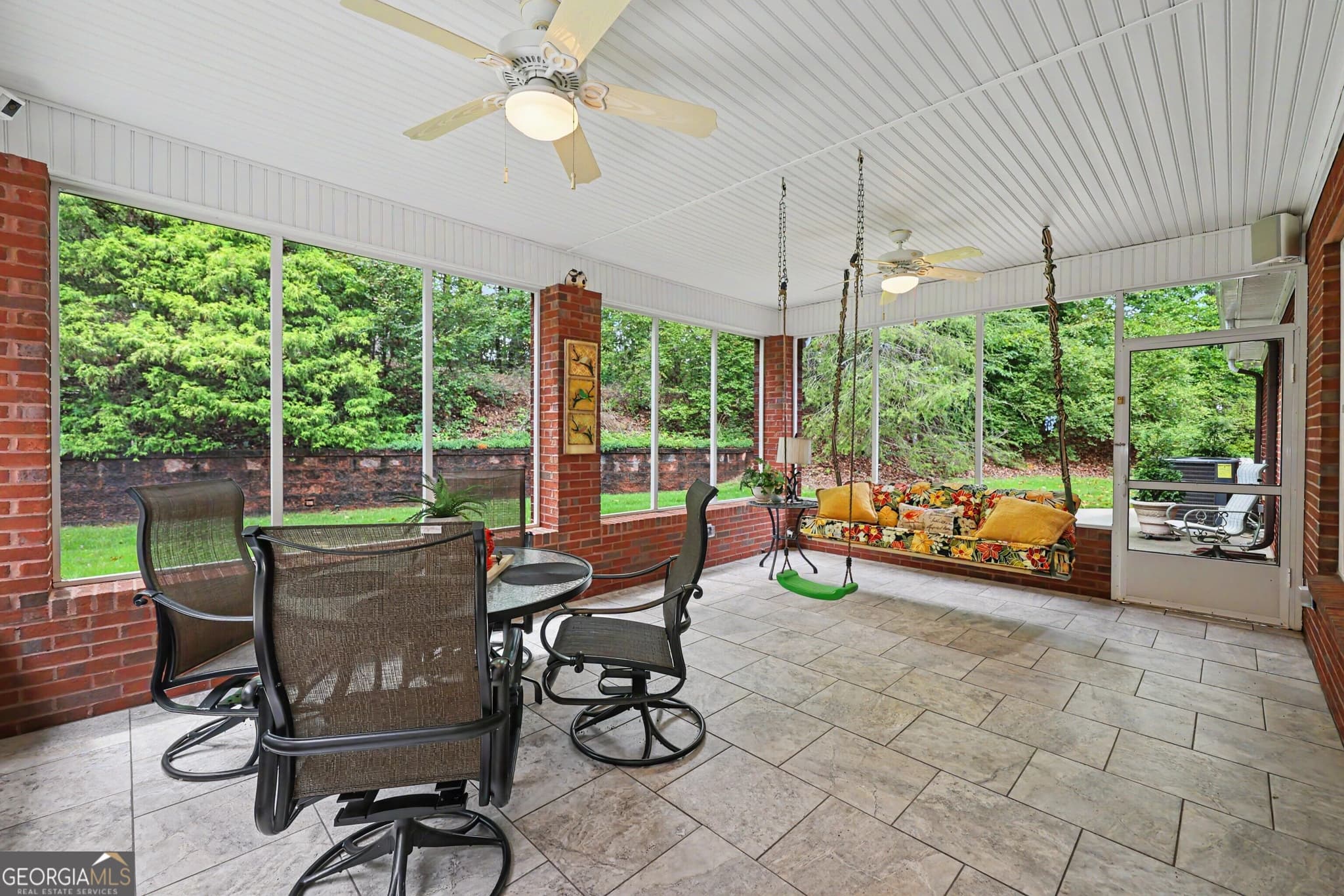 4 bedroom, 3 bathroom, 3,130 sq ft single family residence for sale at 272 Glen Lake Drive, Hoschton, GA 30548 — photo 5