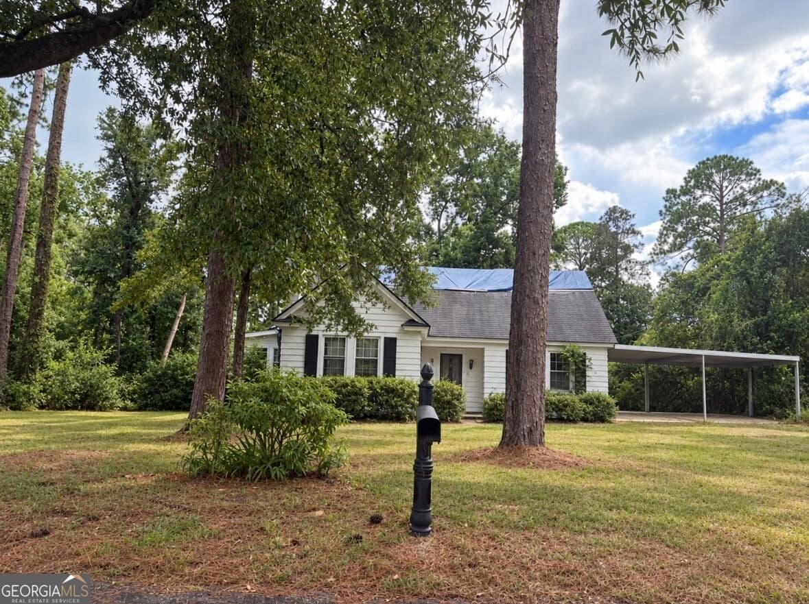 4 bedroom, 3.5 bathroom, 200 sq ft single family residence for sale at 706 Richmond Avenue, Waycross, GA 31501 — photo 1 of 10