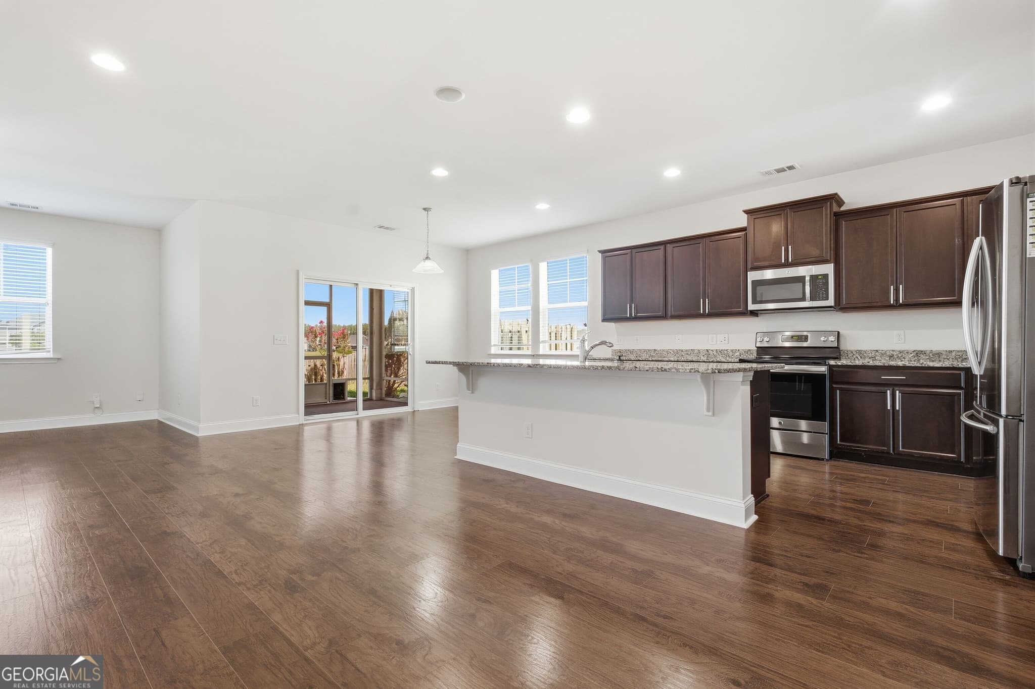 4 bedroom, 3.5 bathroom, 3,506 sq ft single family residence for sale at 105 Grimsby Road, Savannah, GA 31407 — photo 4