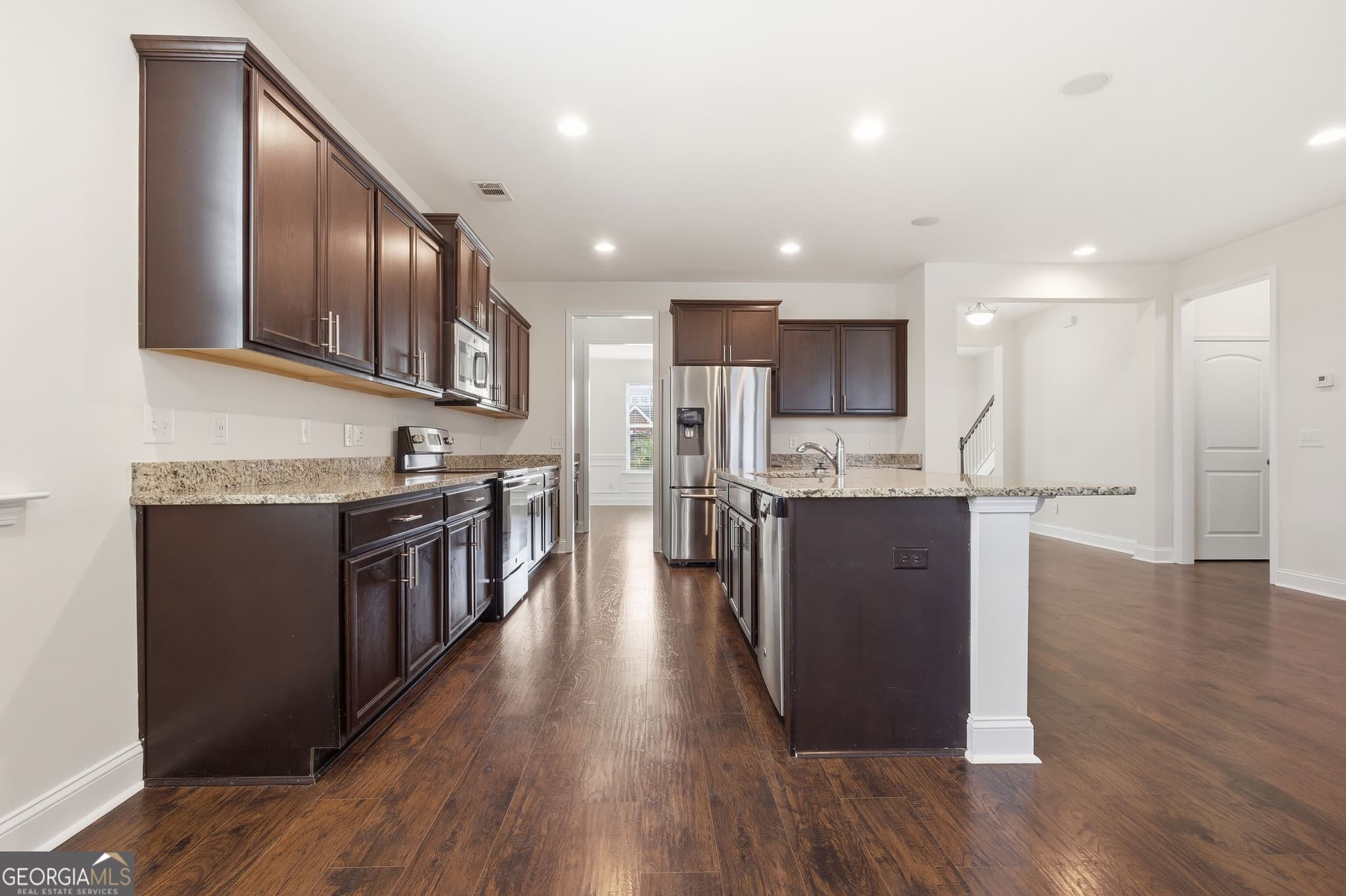 4 bedroom, 3.5 bathroom, 3,506 sq ft single family residence for sale at 105 Grimsby Road, Savannah, GA 31407 — photo 8