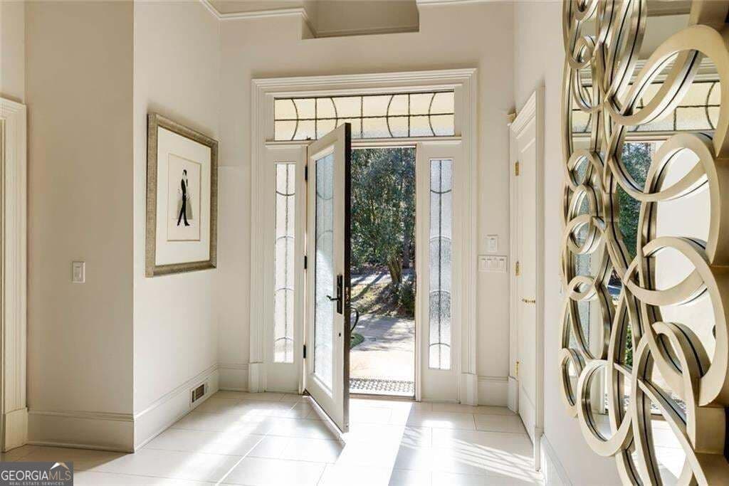 5 bedroom, 4.5 bathroom, 5,561 sq ft single family residence for sale at 325 Riverhall Court, Sandy Springs, GA 30350 — photo 5