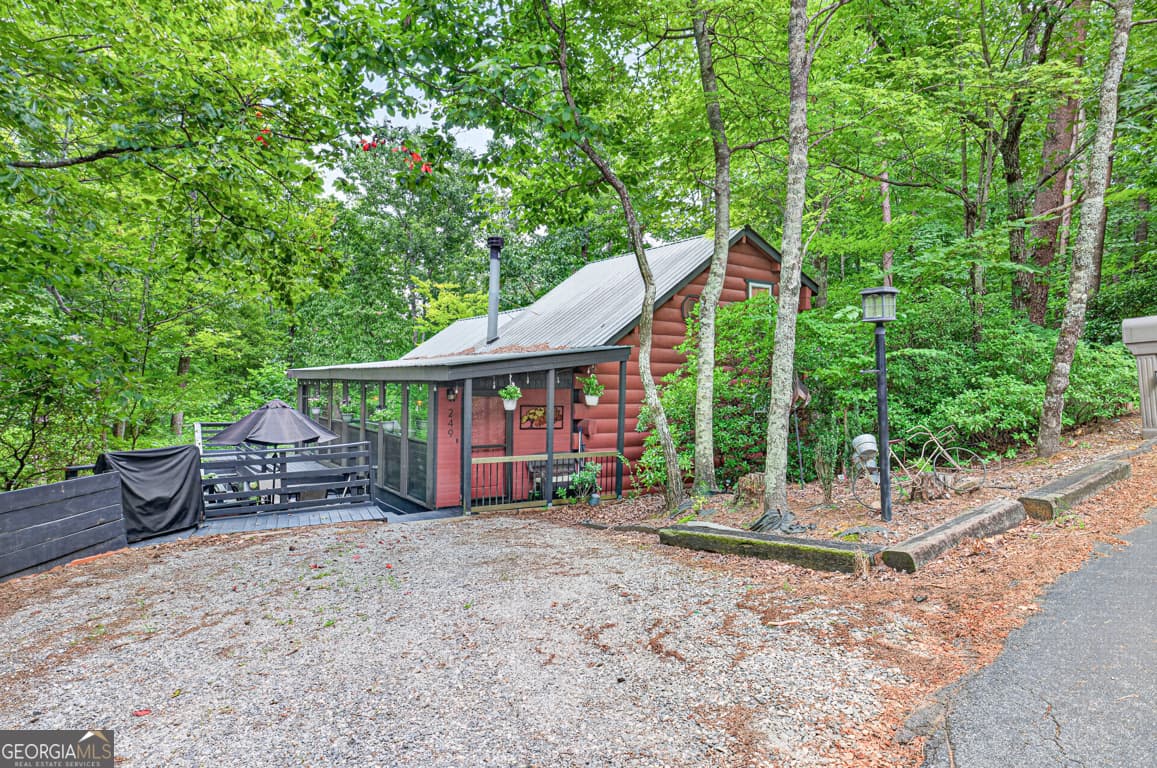 3 bedroom, 2 bathroom, 1,170 sq ft cabin,single family residence for sale at 249 Monroe Ridge Road, Sautee Nacoochee, GA 30571 — photo 3