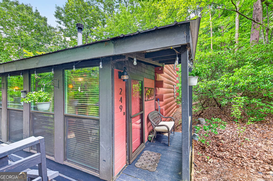 3 bedroom, 2 bathroom, 1,170 sq ft cabin,single family residence for sale at 249 Monroe Ridge Road, Sautee Nacoochee, GA 30571 — photo 4