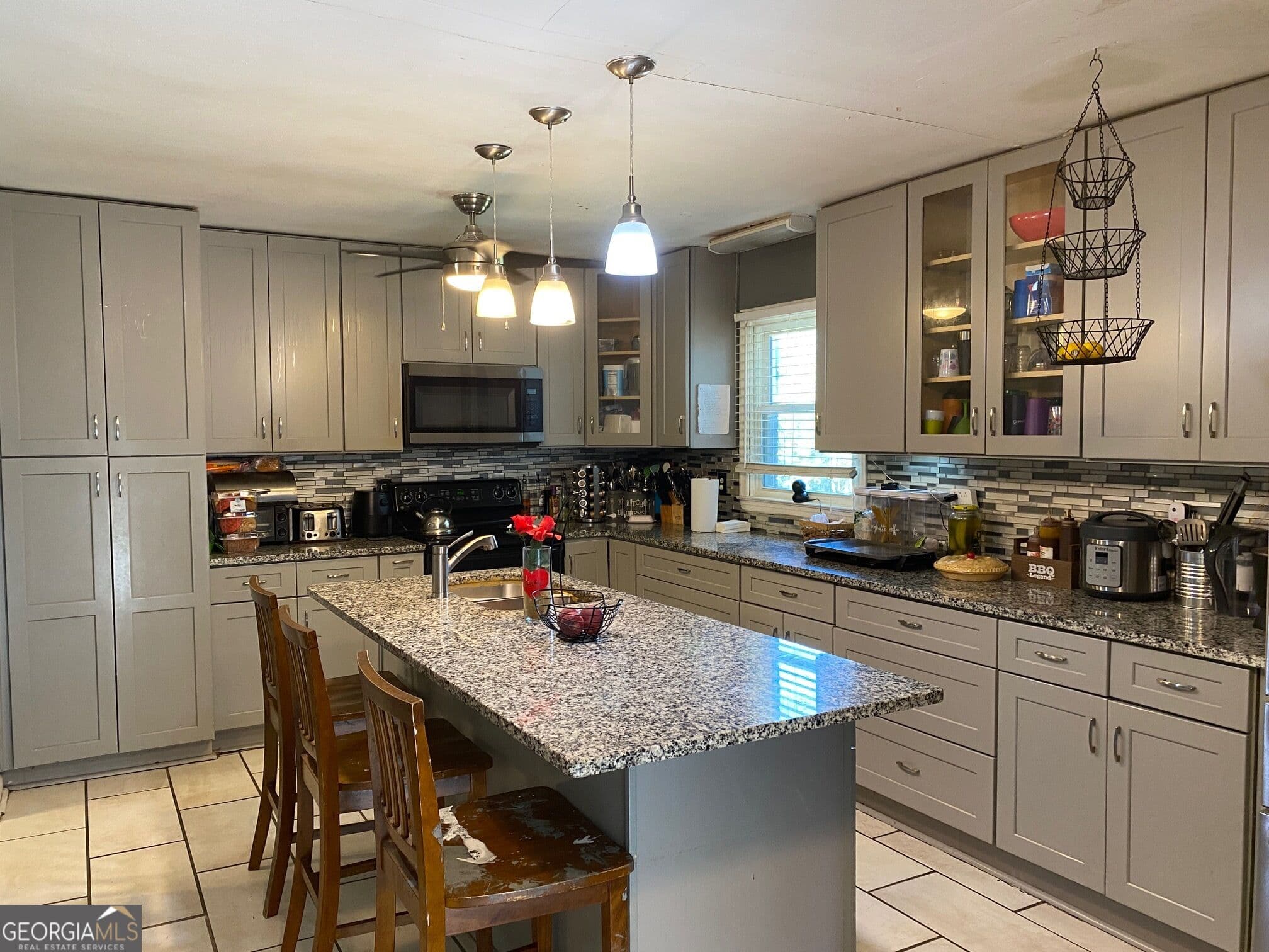 3 bedroom, 1 bathroom, 1,075 sq ft single family residence for sale at 2308 Clay Road, Austell, GA 30106 — photo 3