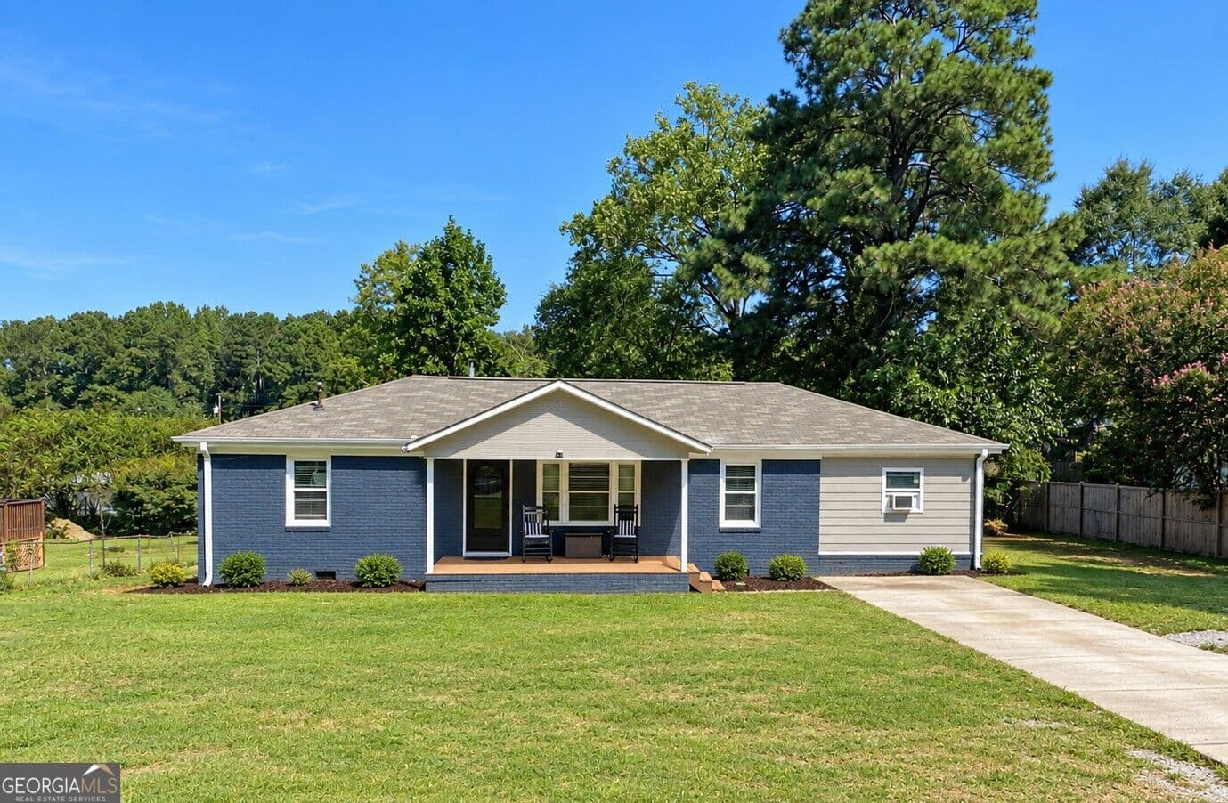 3 bedroom, 1 bathroom, 1,075 sq ft single family residence for sale at 2308 Clay Road, Austell, GA 30106 — photo 1 of 20