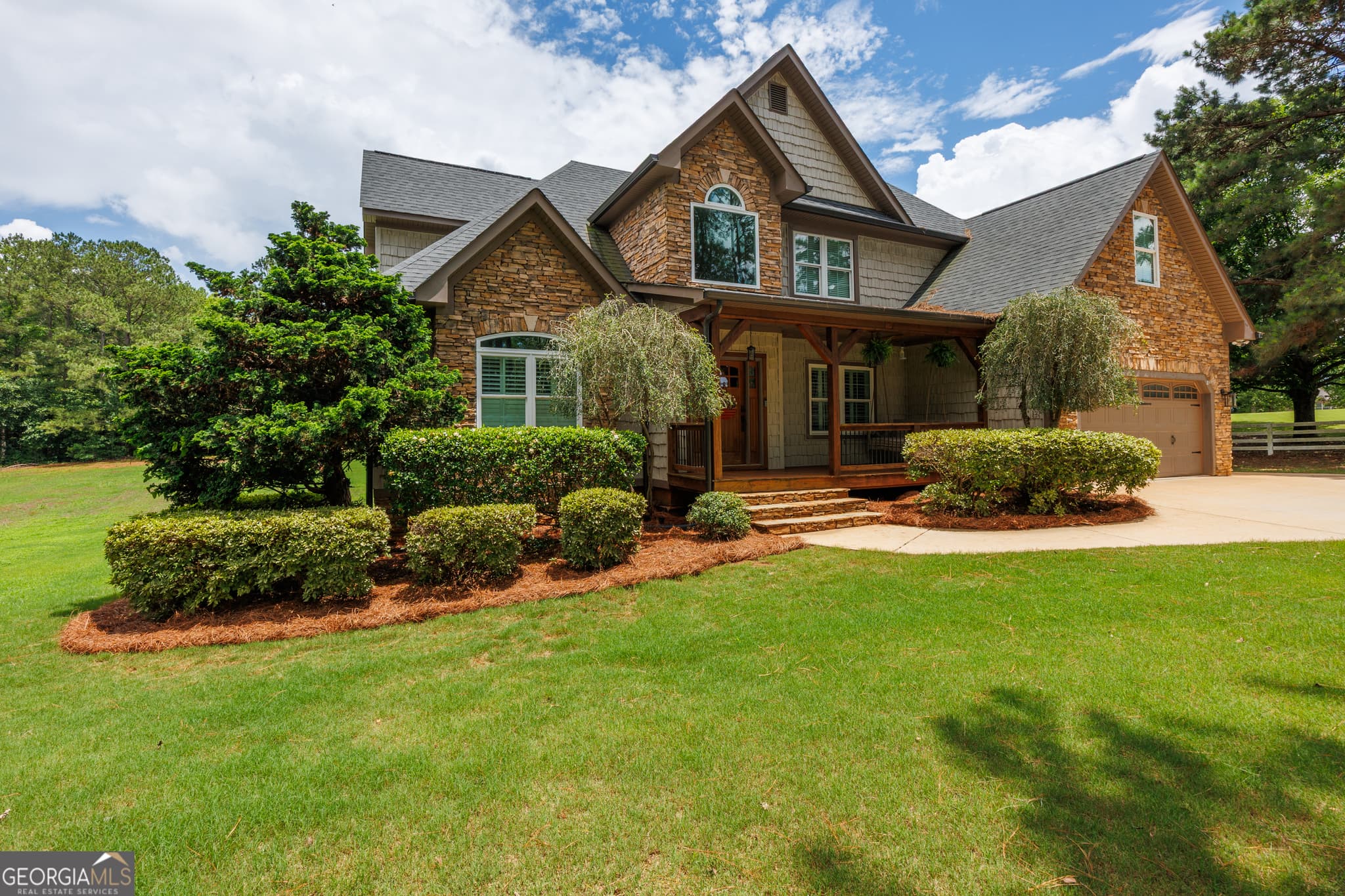 5 bedroom, 3.5 bathroom, 3,250 sq ft single family residence for sale at 61 Triple Crown Way, Forsyth, GA 31029 — photo 1 of 70