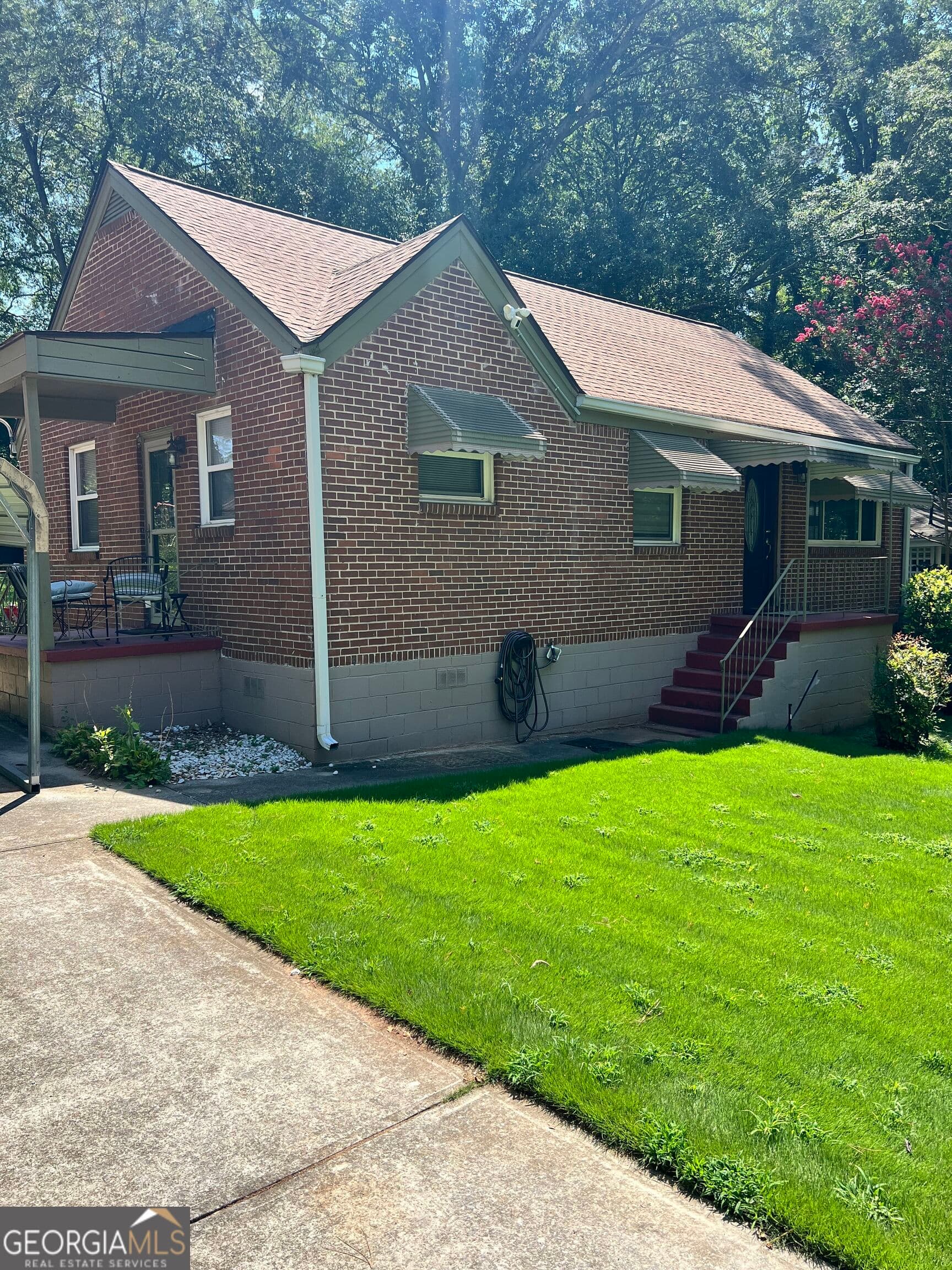 2 bedroom, 1 bathroom, 936 sq ft single family residence for rent at 2032 Dellwood Place, Decatur, GA 30032 for $1,495 a month — photo 2