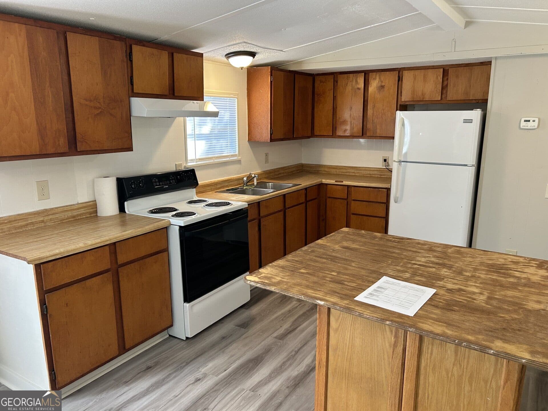 3 bedroom, 2 bathroom, 780 sq ft manufactured home,single family residence for rent at 203 Mt Moriah, Auburn, GA 30011 for $1,300 a month — photo 4