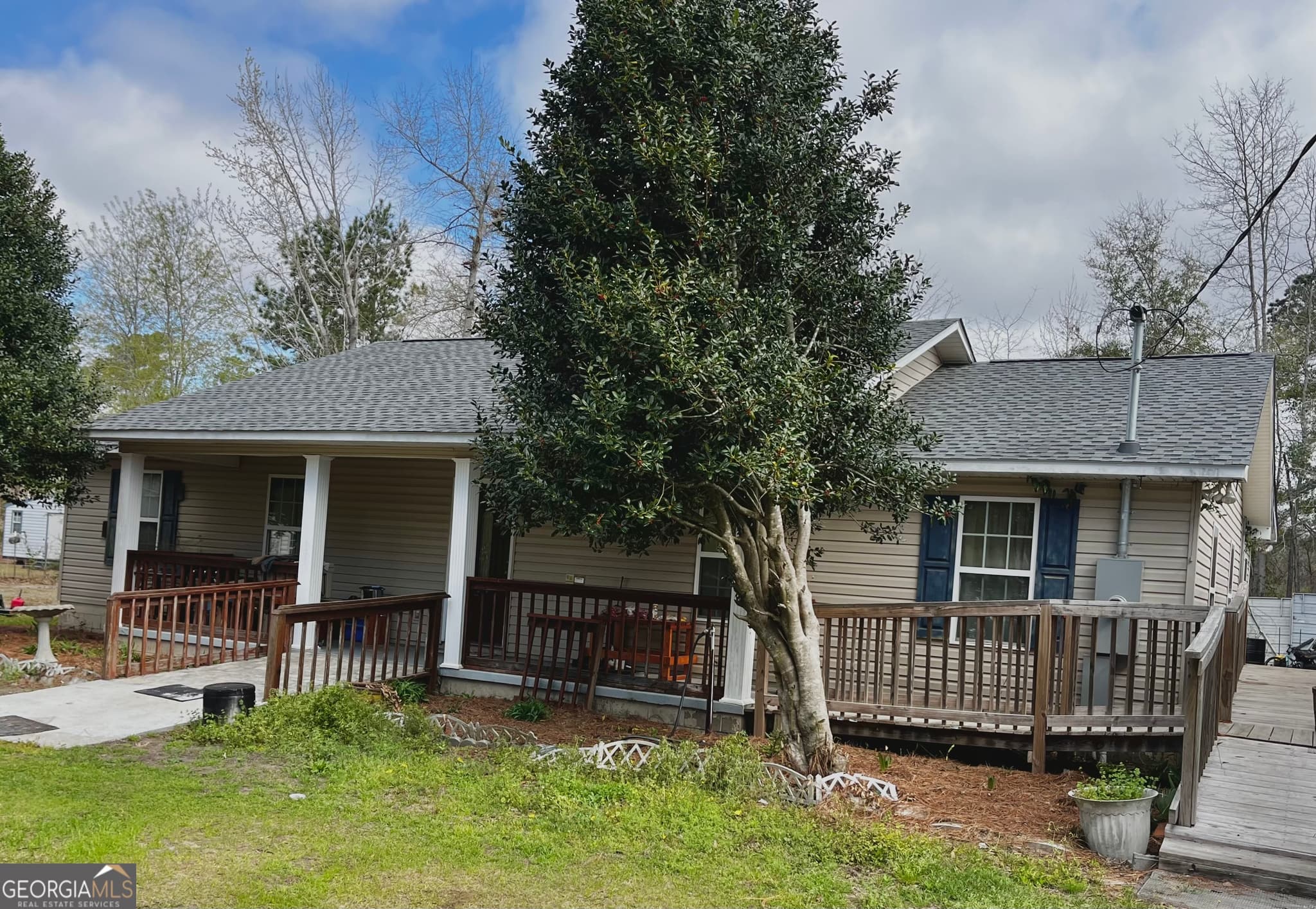 3 bedroom, 2 bathroom, 1,671 sq ft single family residence for sale at 705 Geiger Street, Mount Vernon, GA 30445 — photo 1 of 11