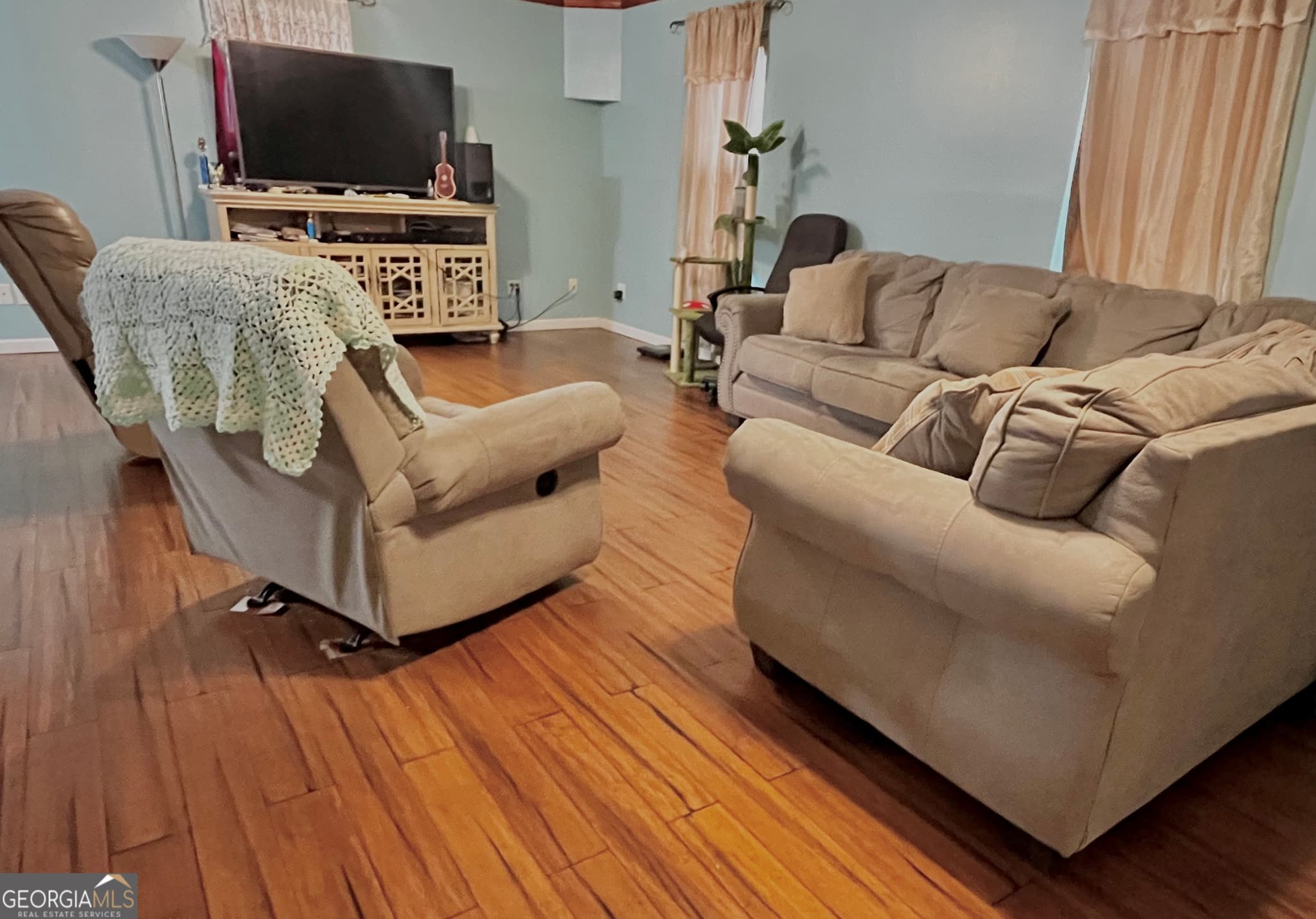 3 bedroom, 2 bathroom, 1,671 sq ft single family residence for sale at 705 Geiger Street, Mount Vernon, GA 30445 — photo 4
