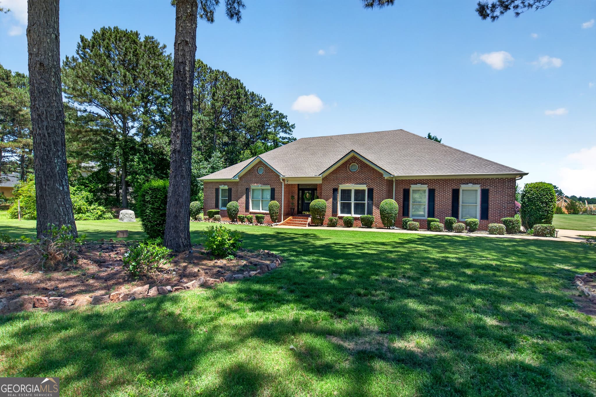 4 bedroom, 3.5 bathroom, 3,760 sq ft single family residence sold at 98 Prestwick Drive, Lagrange, GA 30241