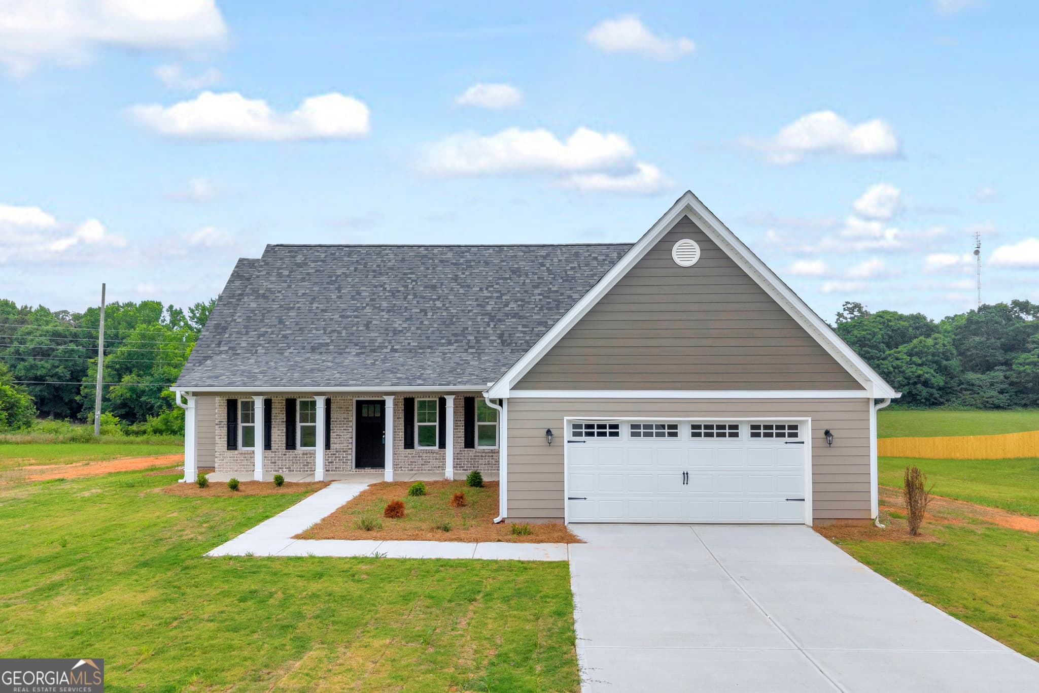 4 bedroom, 3 bathroom, 2,166 sq ft single family residence for sale at 110 Sewell Road, Lavonia, GA 30553 — photo 2