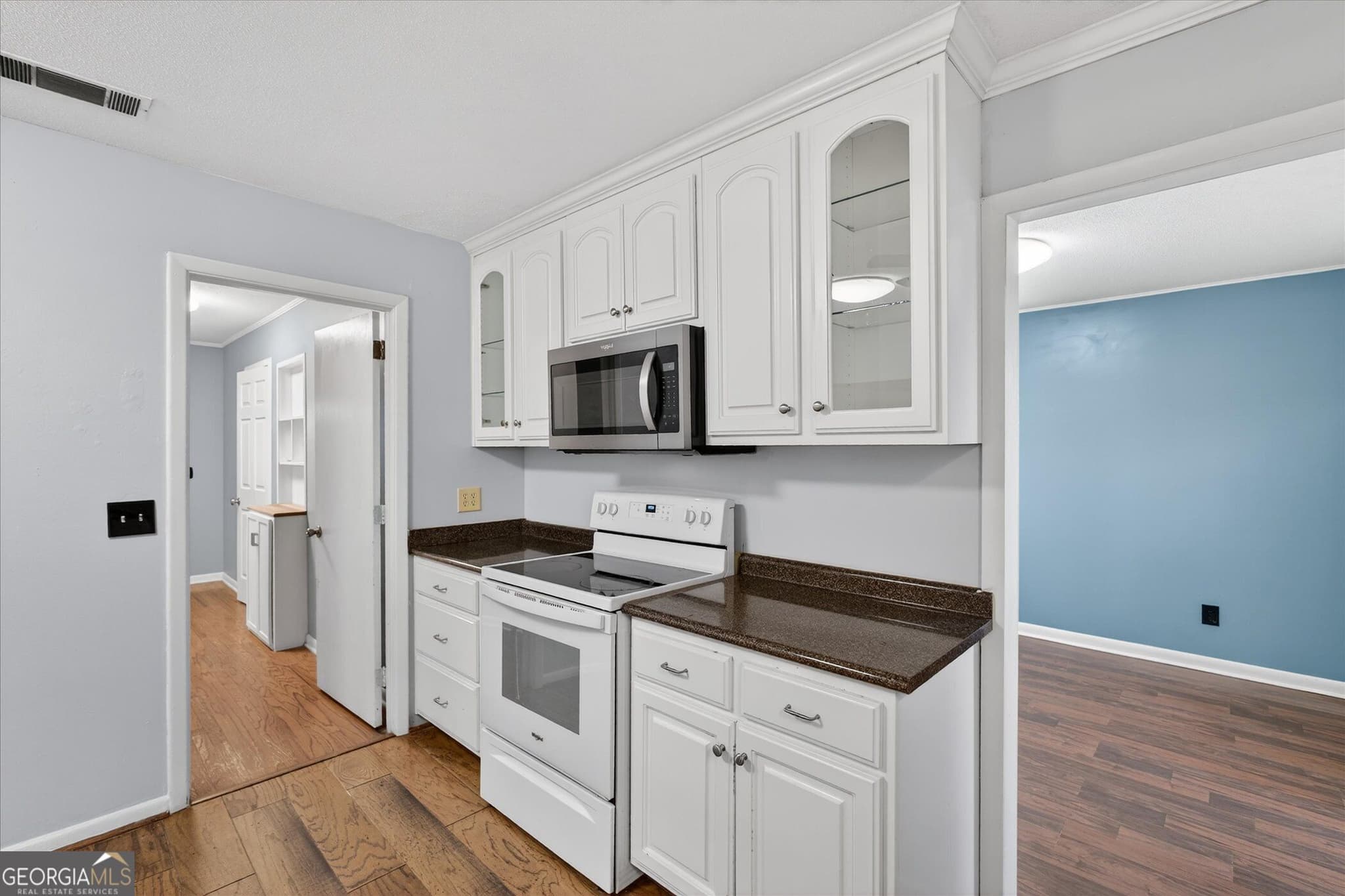 4 bedroom, 2.5 bathroom, 2,268 sq ft single family residence for sale at 208 Bel Air Drive, Statesboro, GA 30461 — photo 5