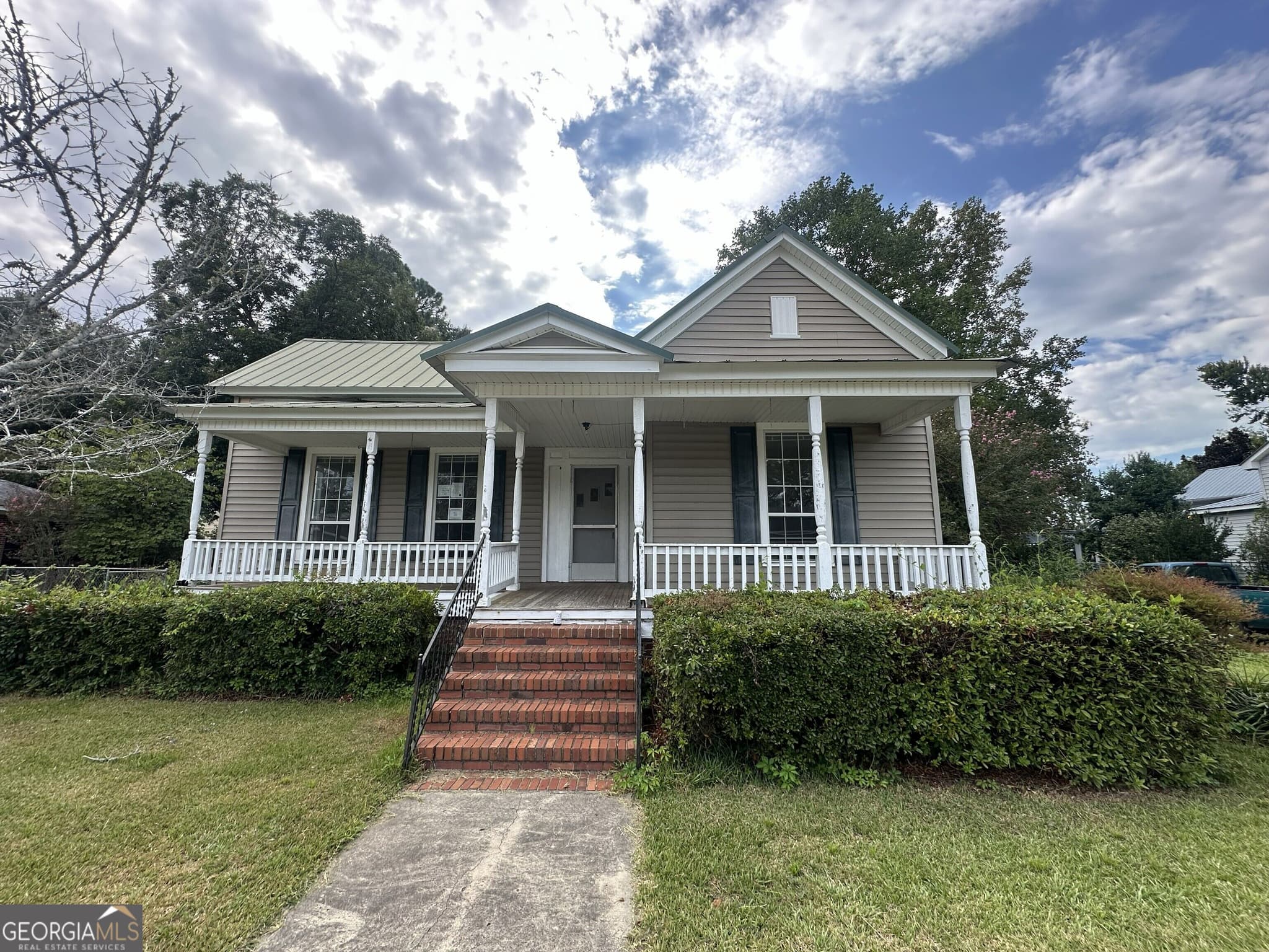 4 bedroom, 1 bathroom, 1,444 sq ft single family residence for sale at 519 Harvey Street, Millen, GA 30442