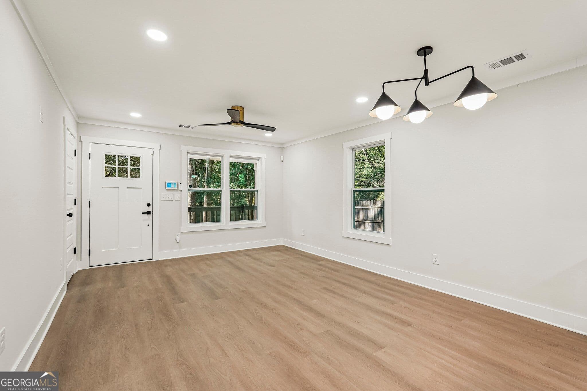 3 bedroom, 2 bathroom, 1,200 sq ft single family residence for sale at 84 Bagley Road, Newnan, GA 30265 — photo 6