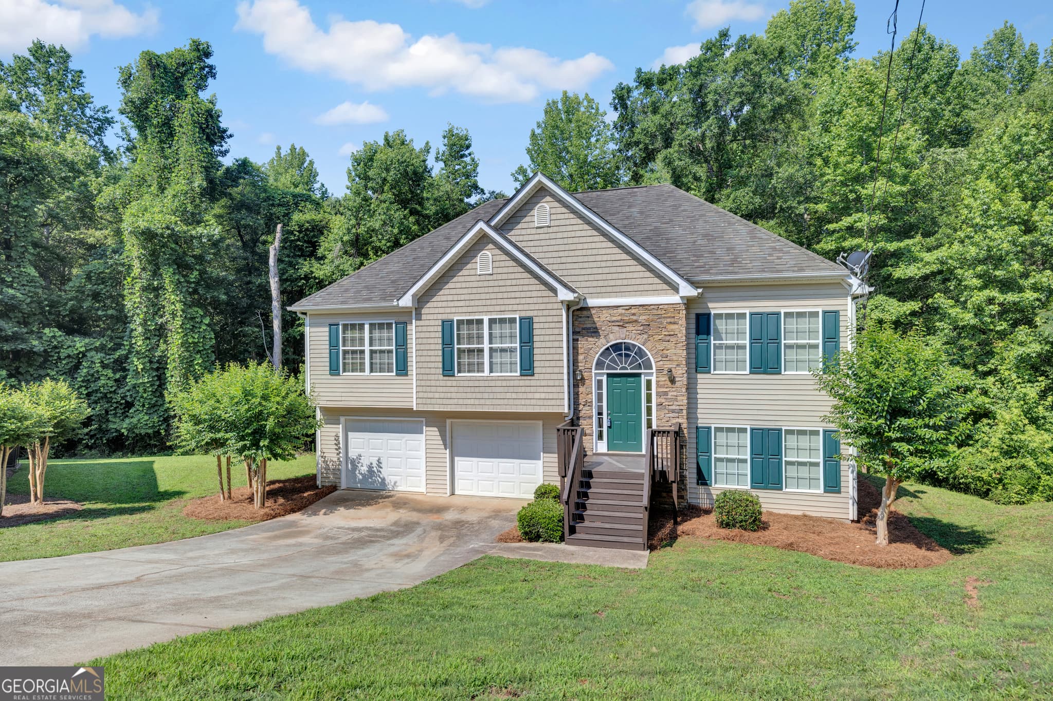 5 bedroom, 3 bathroom, 1,933 sq ft single family residence sold at 175 River North Court, Covington, GA 30016