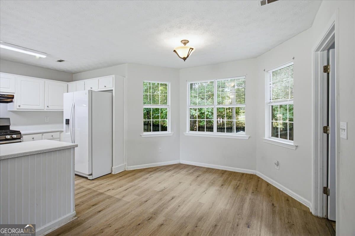 3 bedroom, 2 bathroom, 1,404 sq ft single family residence for sale at 170 Sable Circle, Covington, GA 30016 — photo 7