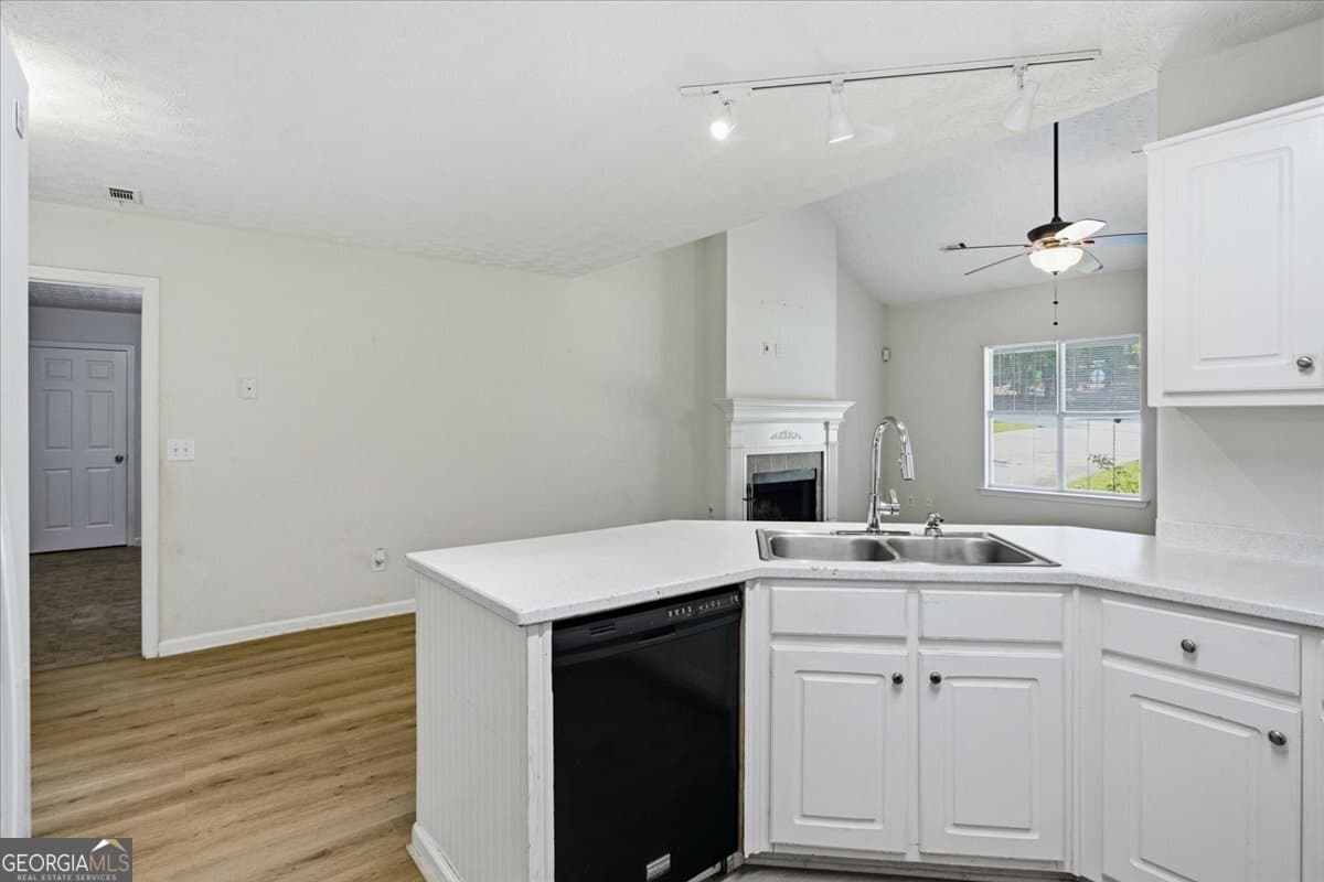 3 bedroom, 2 bathroom, 1,404 sq ft single family residence for sale at 170 Sable Circle, Covington, GA 30016 — photo 10