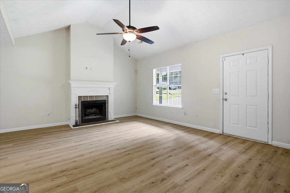 3 bedroom, 2 bathroom, 1,404 sq ft single family residence for sale at 170 Sable Circle, Covington, GA 30016 — photo 4