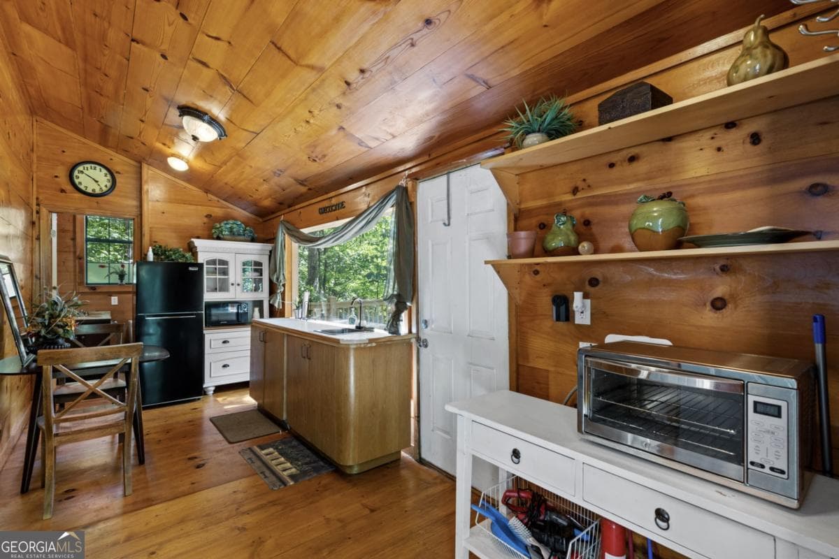 2 bedroom, 1 bathroom, 600 sq ft cabin,single family residence for sale at 382 Highland Road, Ellijay, GA 30540 — photo 10
