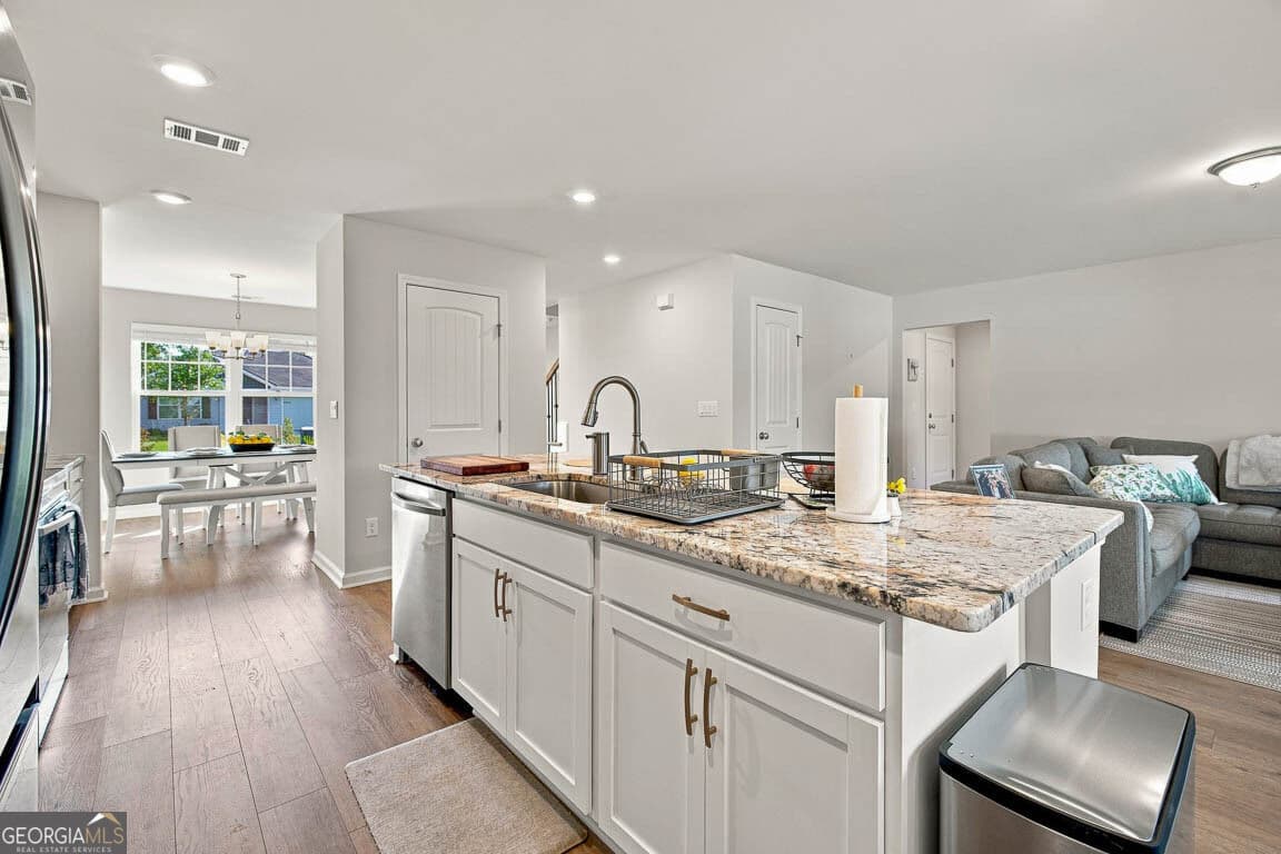 5 bedroom, 3 bathroom, 2,460 sq ft single family residence for sale at 11020 Woodland Trail, Brunswick, GA 31525 — photo 10