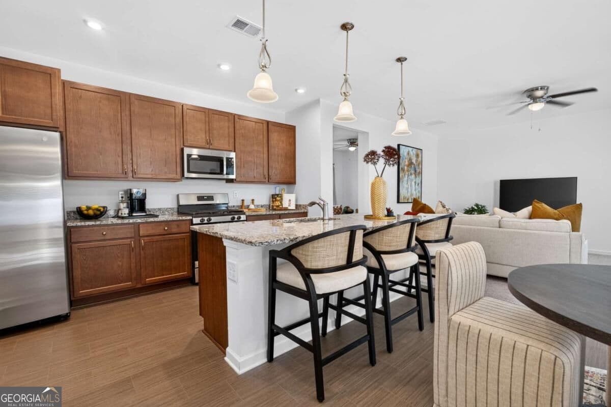 3 bedroom, 2.5 bathroom, 1,830 sq ft single family residence for sale at 6580 Lantana Village Way, Cumming, GA 30028 — photo 5