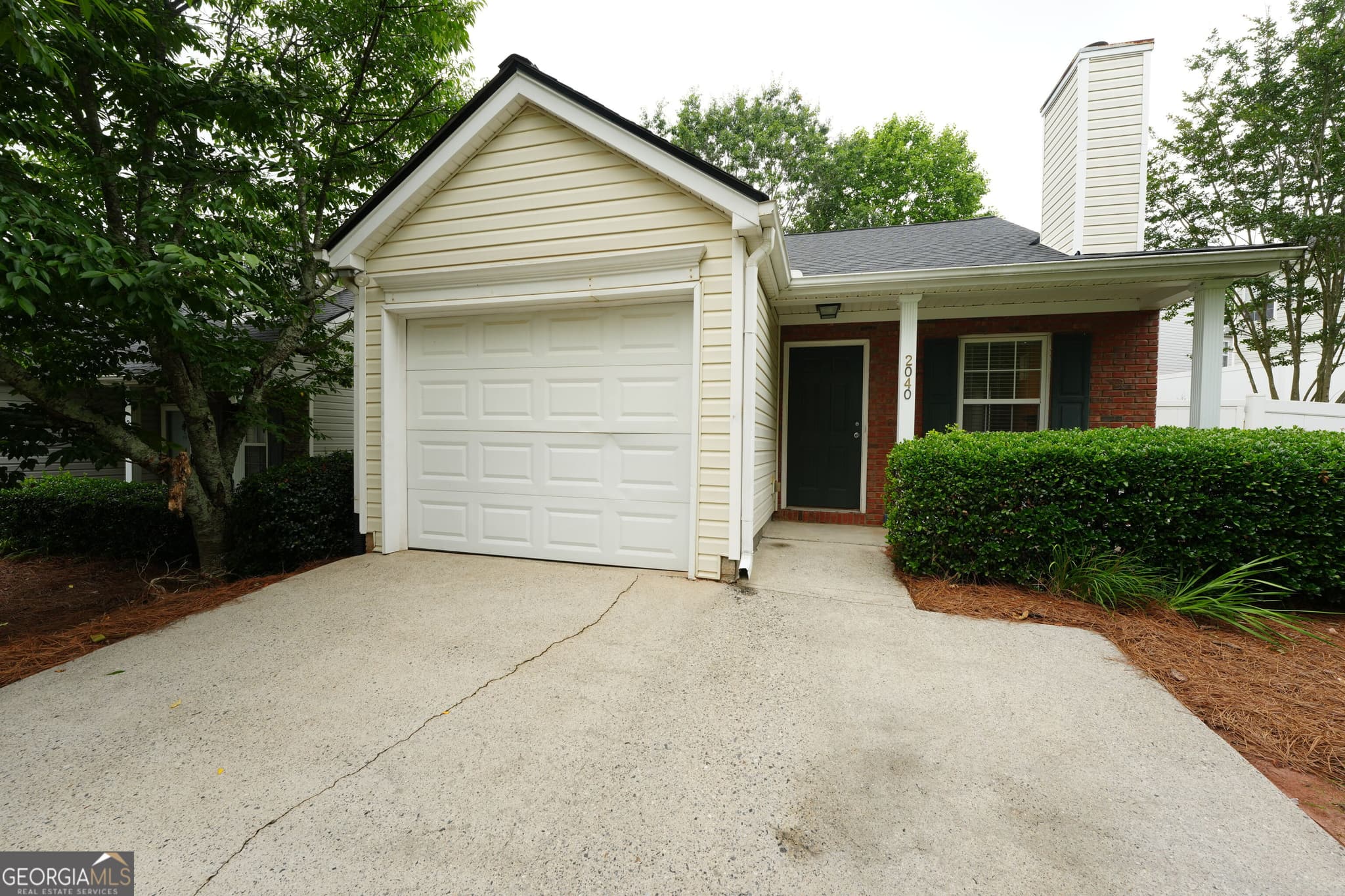 2 bedroom, 2 bathroom, 970 sq ft single family residence for rent at 2040 Keenland Court, Cumming, GA 30040 for $1,925 a month — photo 1 of 1