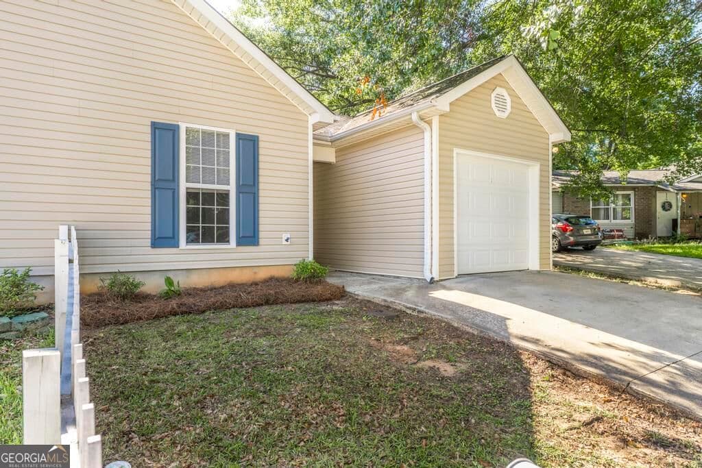 2 bedroom, 2 bathroom, 1,162 sq ft single family residence for sale at 5 Pine Shadow Court, Centerville, GA 31028 — photo 3