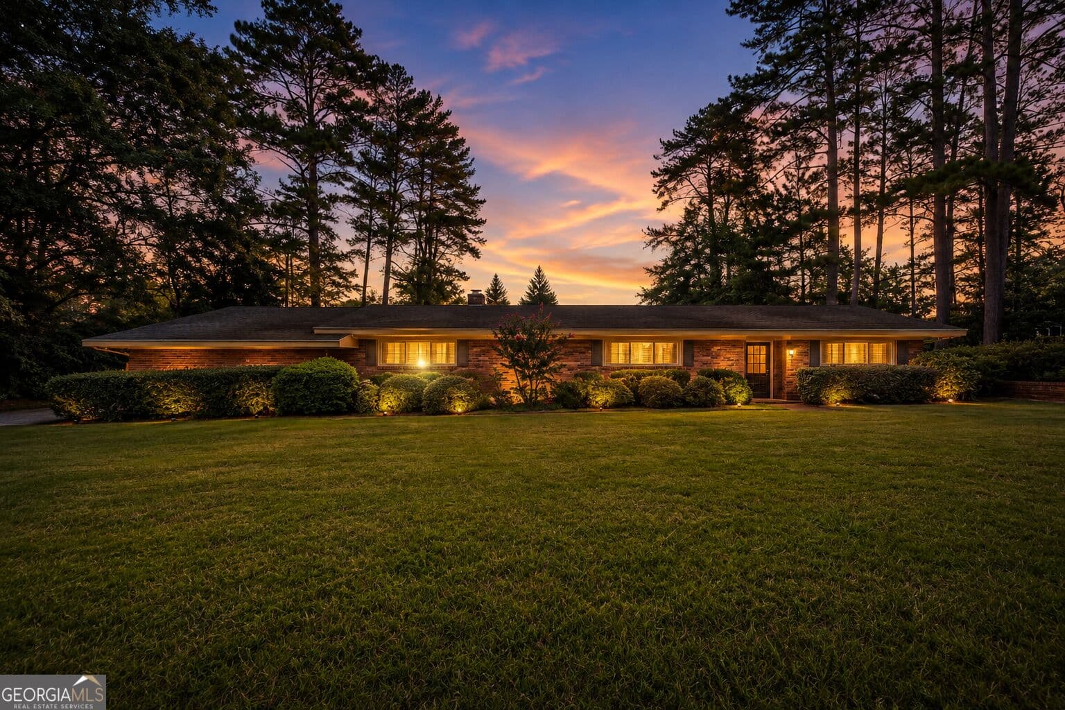 3 bedroom, 2 bathroom, 2,545 sq ft single family residence for sale at 104 Woodlawn Place, Thomaston, GA 30286 — photo 1 of 51