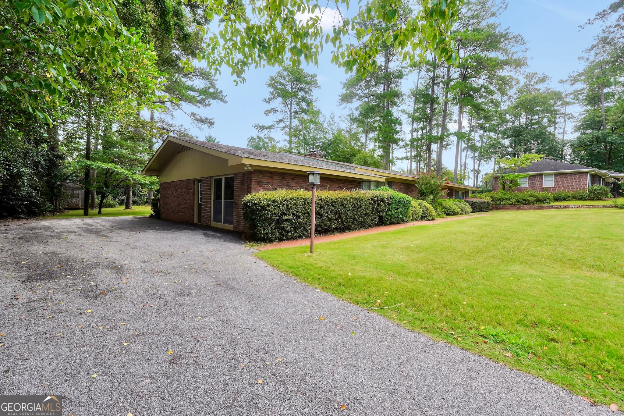 3 bedroom, 2 bathroom, 2,545 sq ft single family residence for sale at 104 Woodlawn Place, Thomaston, GA 30286 — photo 5