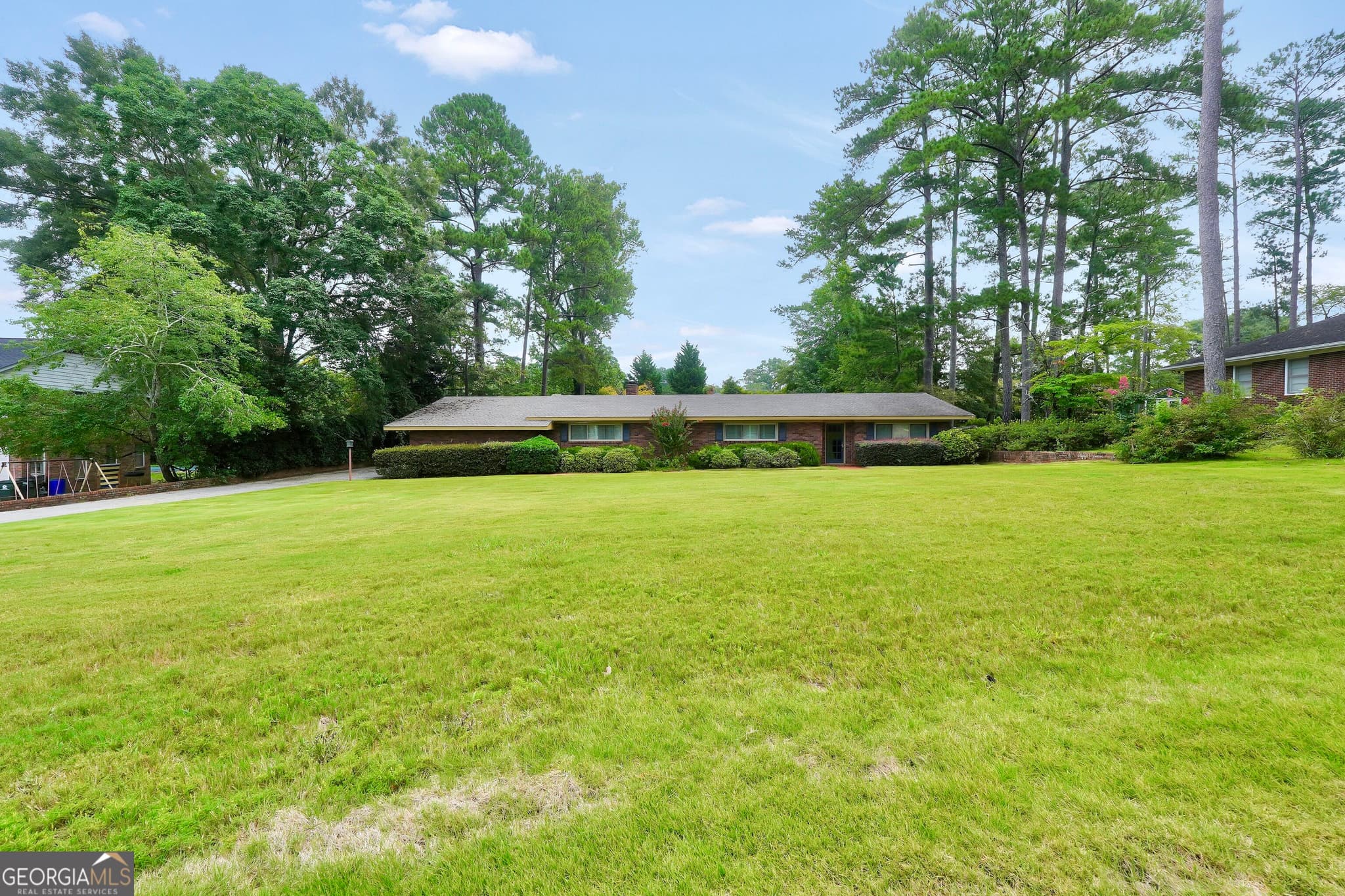 3 bedroom, 2 bathroom, 2,545 sq ft single family residence for sale at 104 Woodlawn Place, Thomaston, GA 30286 — photo 4
