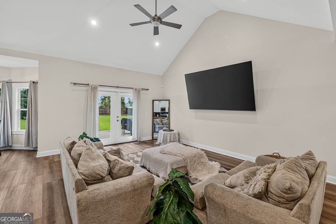 4 bedroom, 3 bathroom, 2,115 sq ft single family residence for sale at 167 Silver Bluff Circle, Brunswick, GA 31523 — photo 4