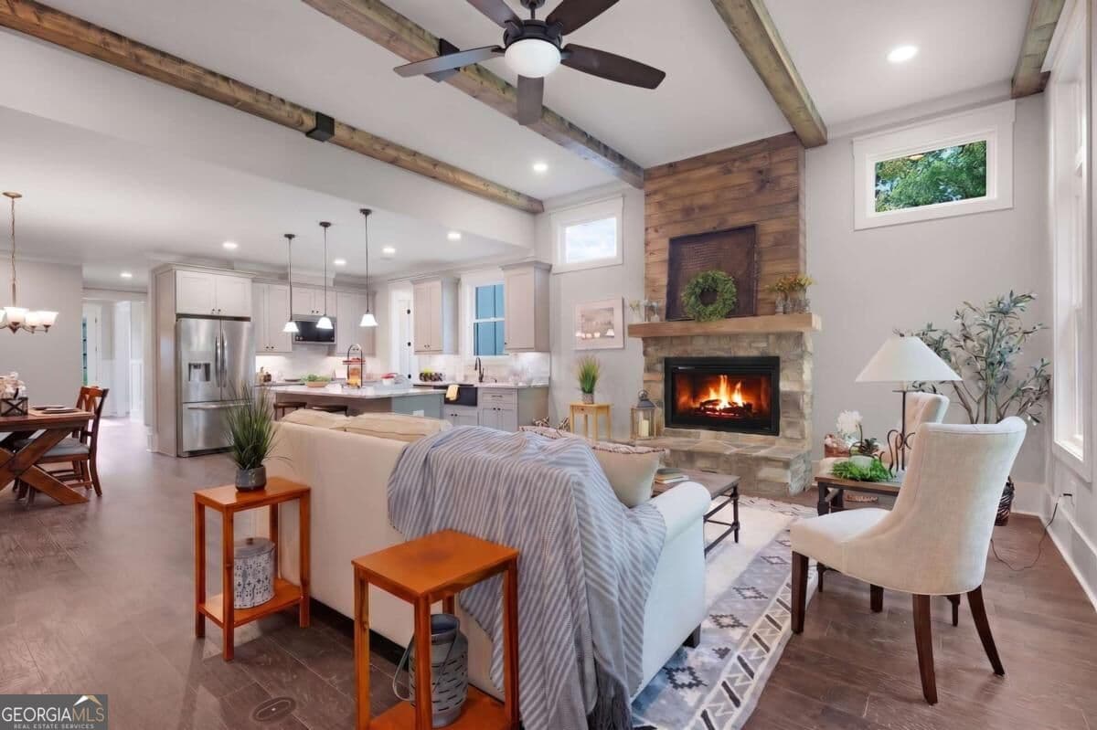 3 bedroom, 3 bathroom, 2,384 sq ft townhouse for sale at 42 Villa Vista 6, Jasper, GA 30148 — photo 2