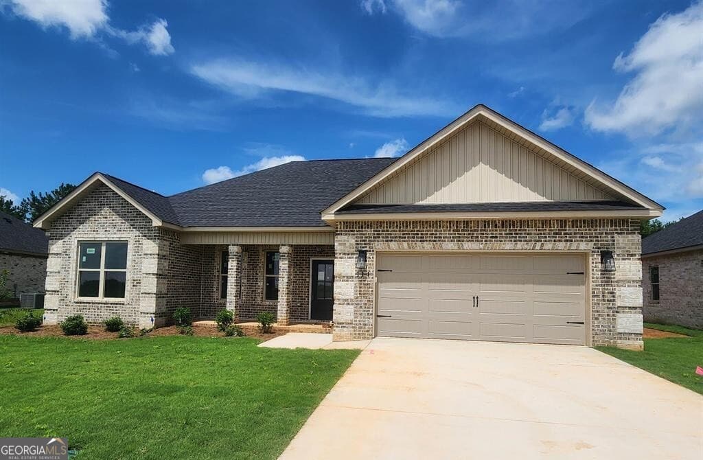 4 bedroom, 2 bathroom, 2,010 sq ft single family residence for sale at 114 Fox Glove, Byron, GA 31008 — photo 1 of 15