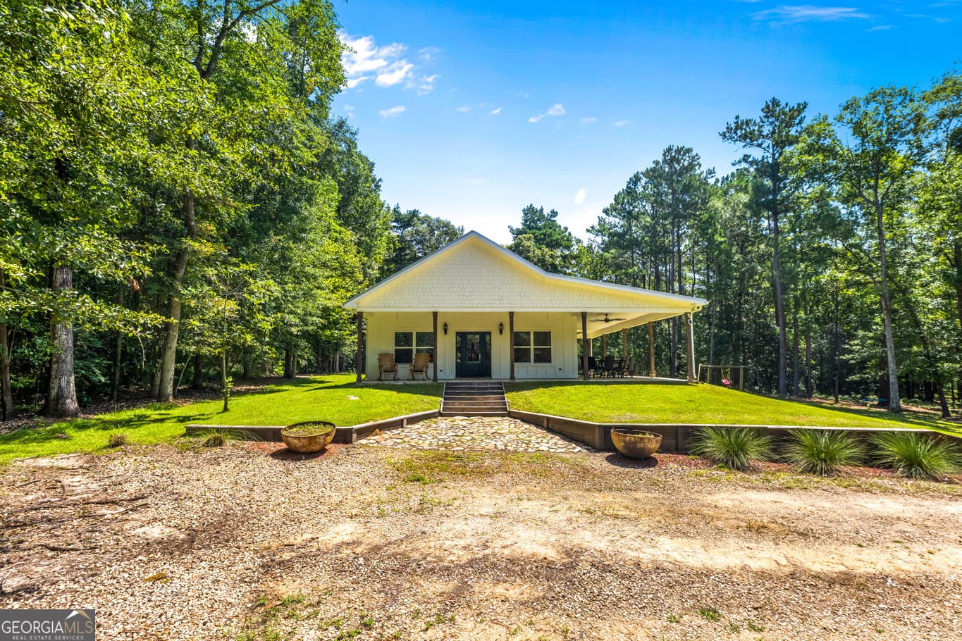 3 bedroom, 2 bathroom, 1,290 sq ft single family residence for sale at 2174 Ga Highway 111, Cairo, GA 39827 — photo 1 of 91
