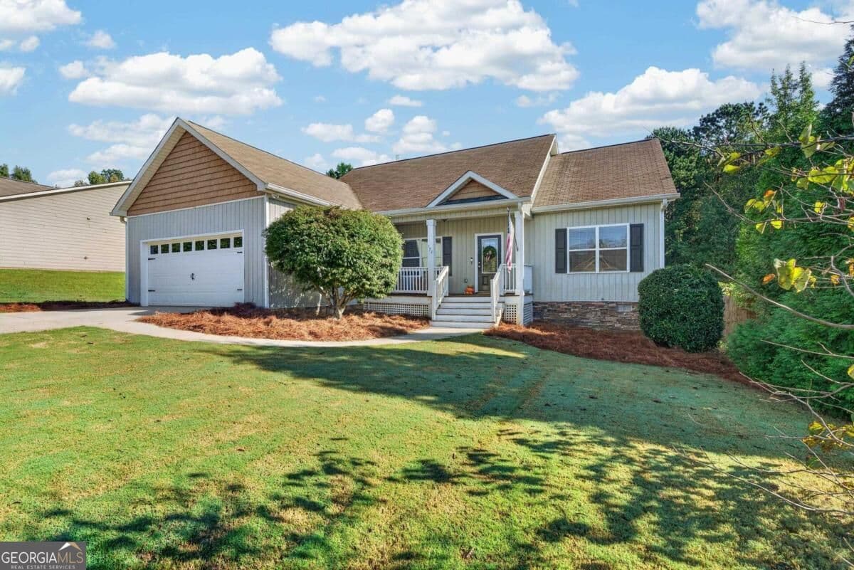 3 bedroom, 2 bathroom, 1,590 sq ft single family residence for sale at 172 Garrett Drive, Eatonton, GA 31024 — photo 2