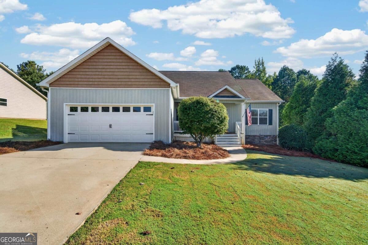 3 bedroom, 2 bathroom, 1,590 sq ft single family residence for sale at 172 Garrett Drive, Eatonton, GA 31024