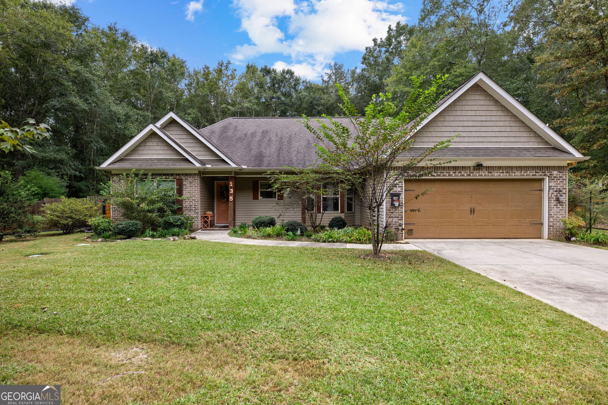 3 bedroom, 2 bathroom, 1,477 sq ft single family residence for sale at 135 Bugler's Way, Griffin, GA 30224 — photo 1 of 48