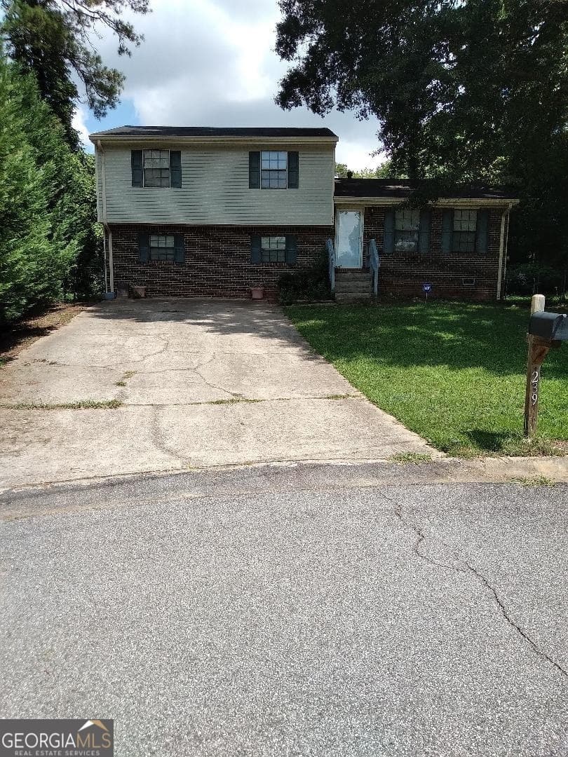 3 bedroom, 2 bathroom, 1,238 sq ft single family residence for sale at 239 Slicky Rock Court, Riverdale, GA 30274 — photo 1 of 1