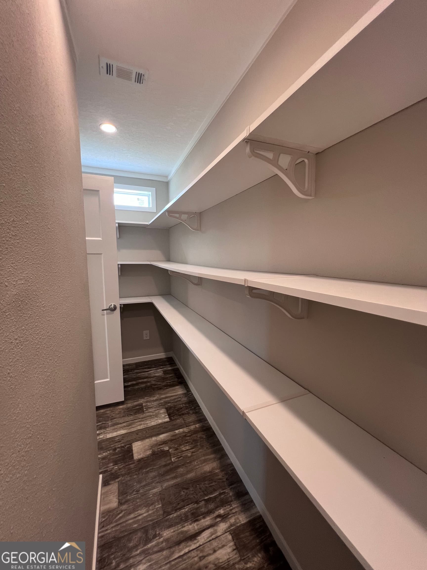4 bedroom, 2 bathroom, 1,560 sq ft manufactured home,single family residence for sale at 105 N Lakeshore Drive, Ivey, GA 31031 — photo 8