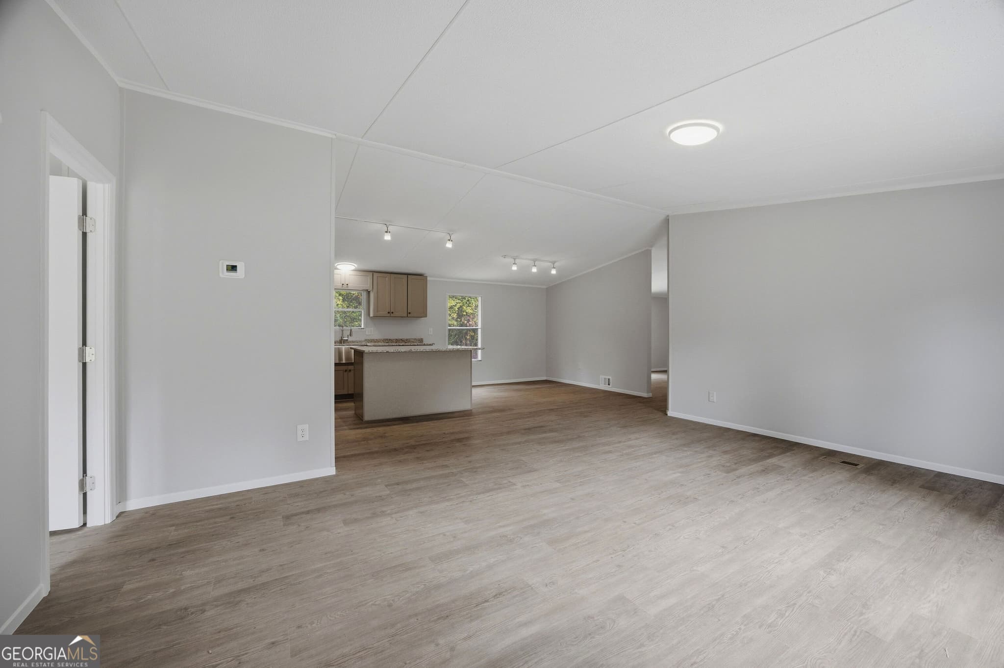 3 bedroom, 2 bathroom, 1,680 sq ft manufactured home,single family residence for sale at 337 Valley View Drive, Byron, GA 31008 — photo 6