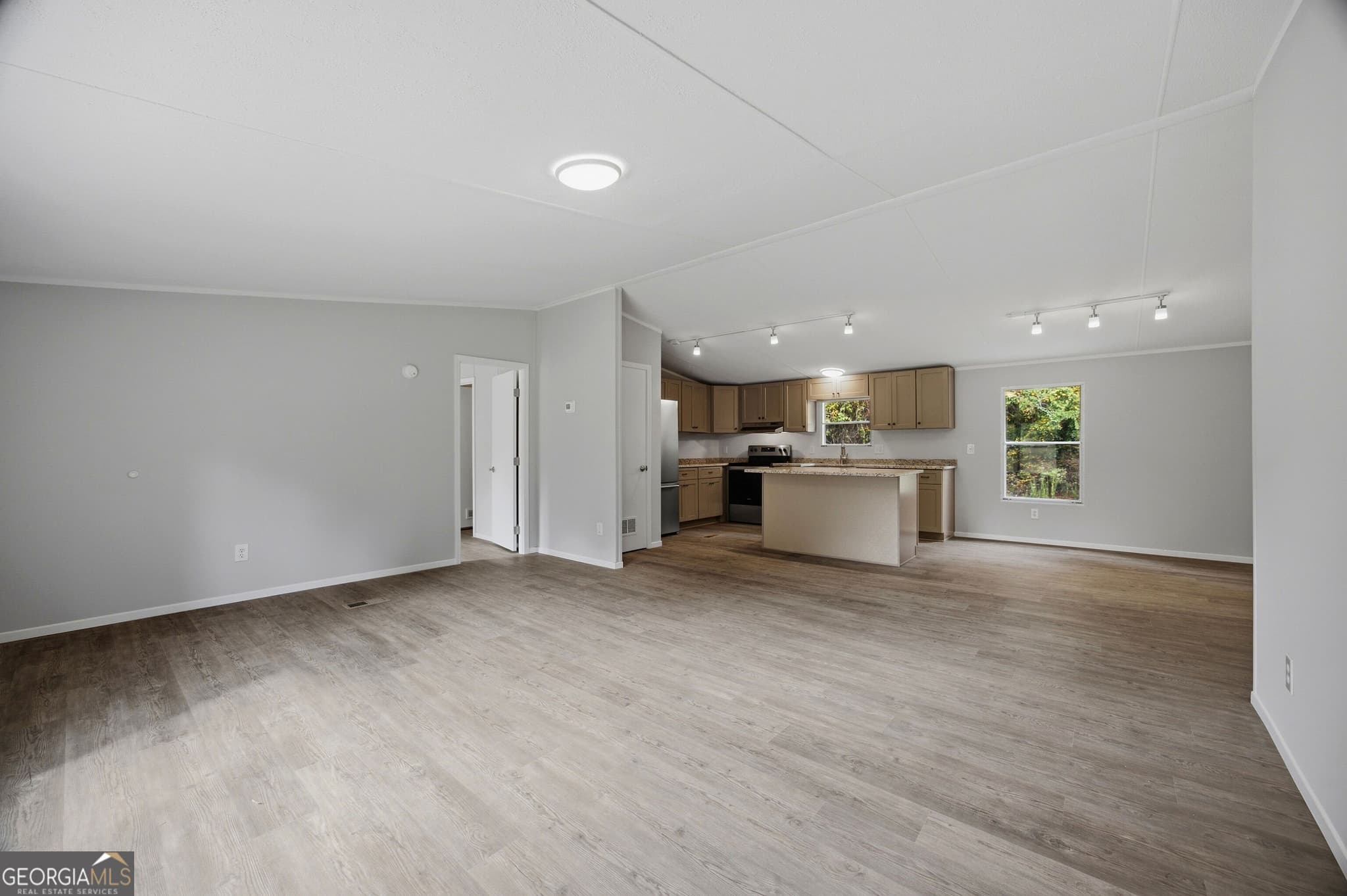 3 bedroom, 2 bathroom, 1,680 sq ft manufactured home,single family residence for sale at 337 Valley View Drive, Byron, GA 31008 — photo 7