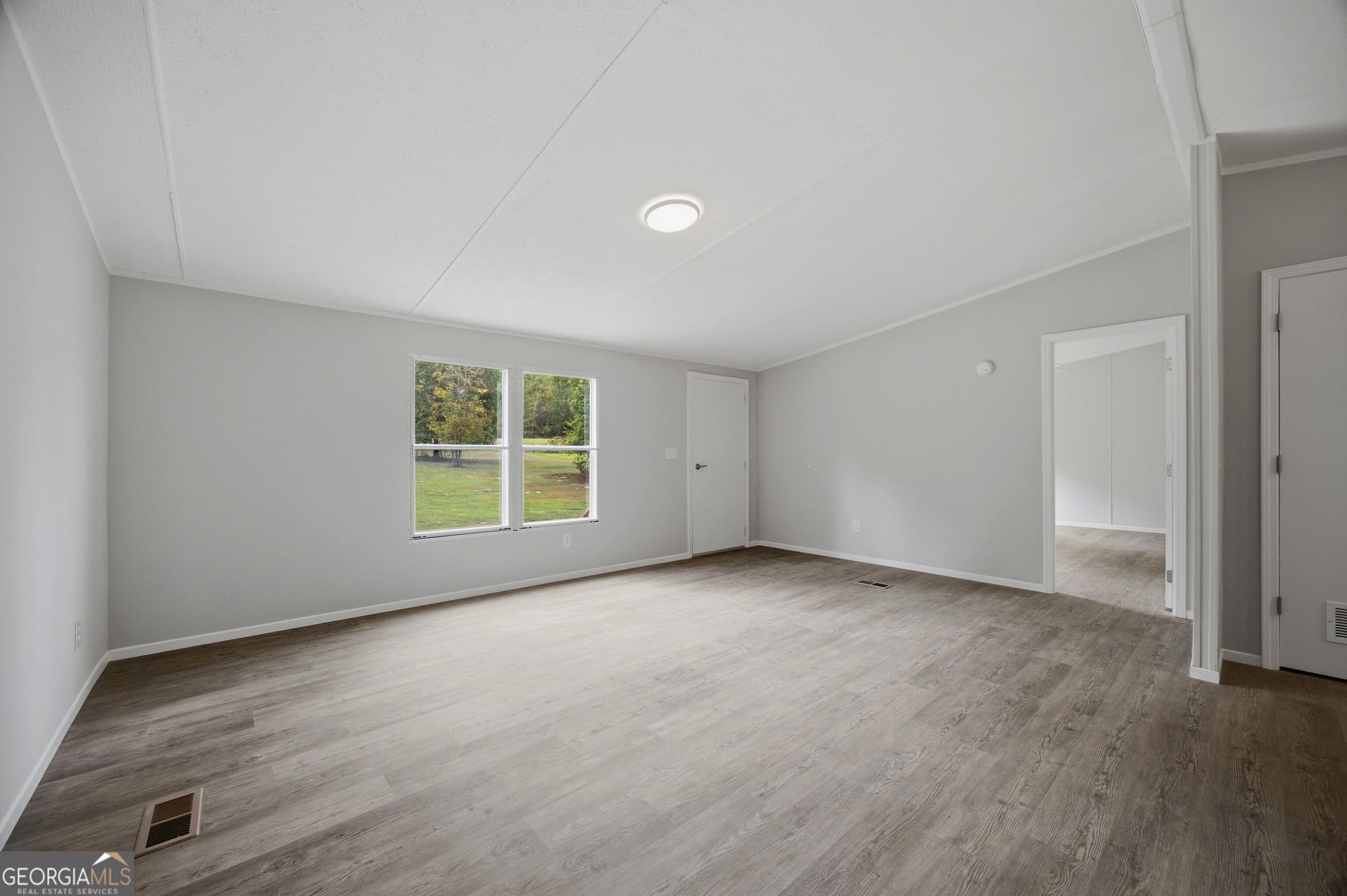 3 bedroom, 2 bathroom, 1,680 sq ft manufactured home,single family residence for sale at 337 Valley View Drive, Byron, GA 31008 — photo 8