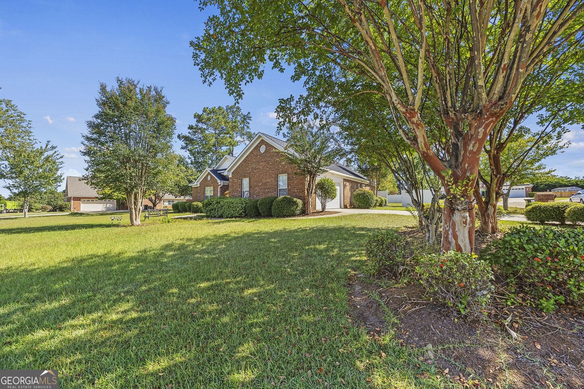 4 bedroom, 3 bathroom, 2,096 sq ft single family residence for sale at 100 Julep Court, Warner Robins, GA 31088 — photo 3