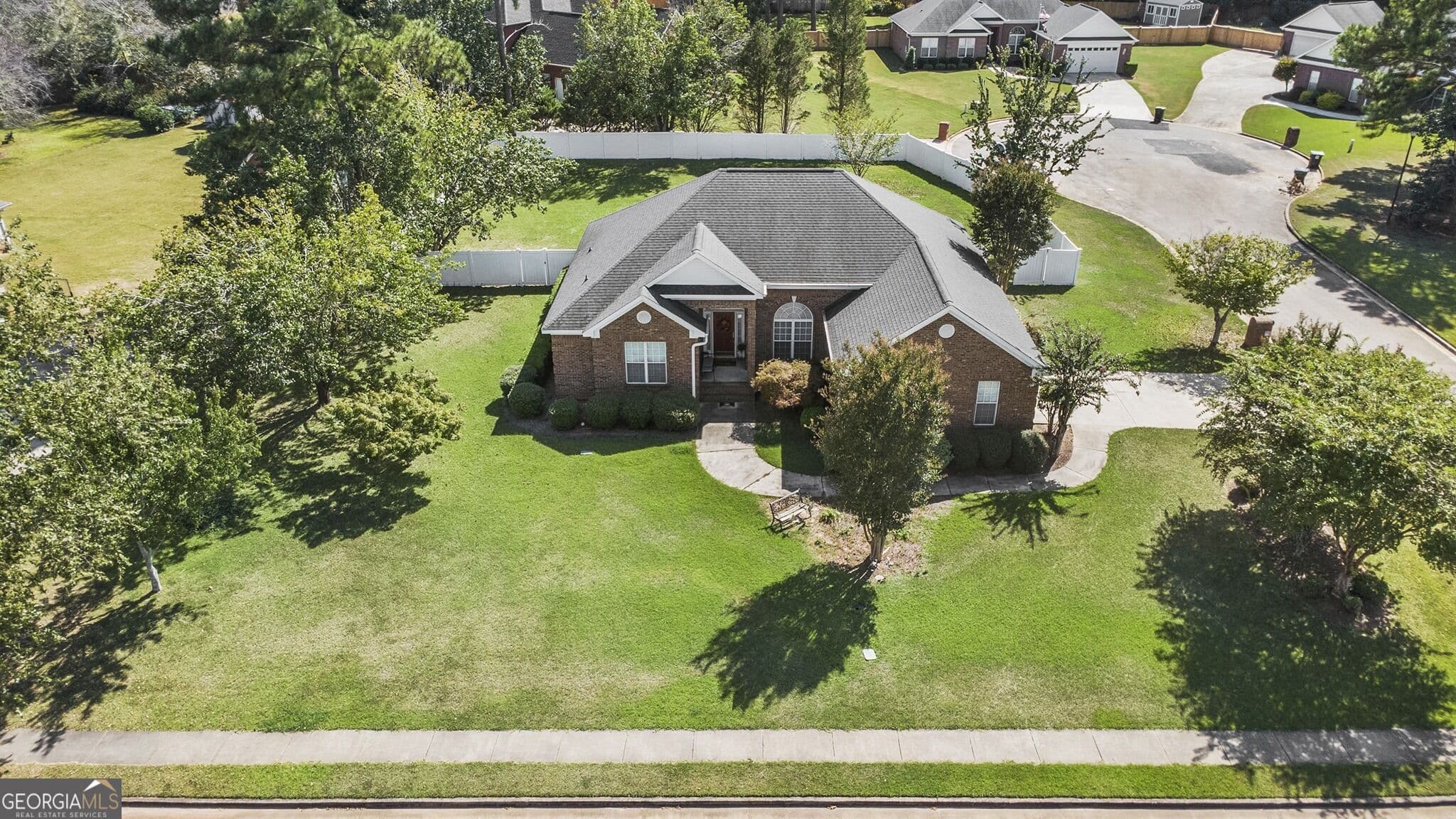 4 bedroom, 3 bathroom, 2,096 sq ft single family residence for sale at 100 Julep Court, Warner Robins, GA 31088 — photo 5