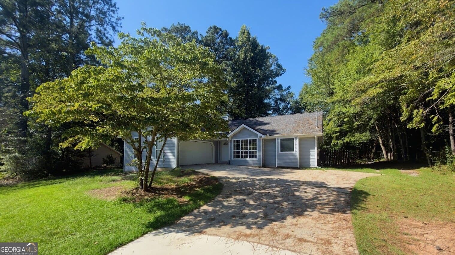 3 bedroom, 2 bathroom, 1,405 sq ft single family residence for sale at 57 Harpers Way, Carrollton, GA 30117 — photo 1 of 24