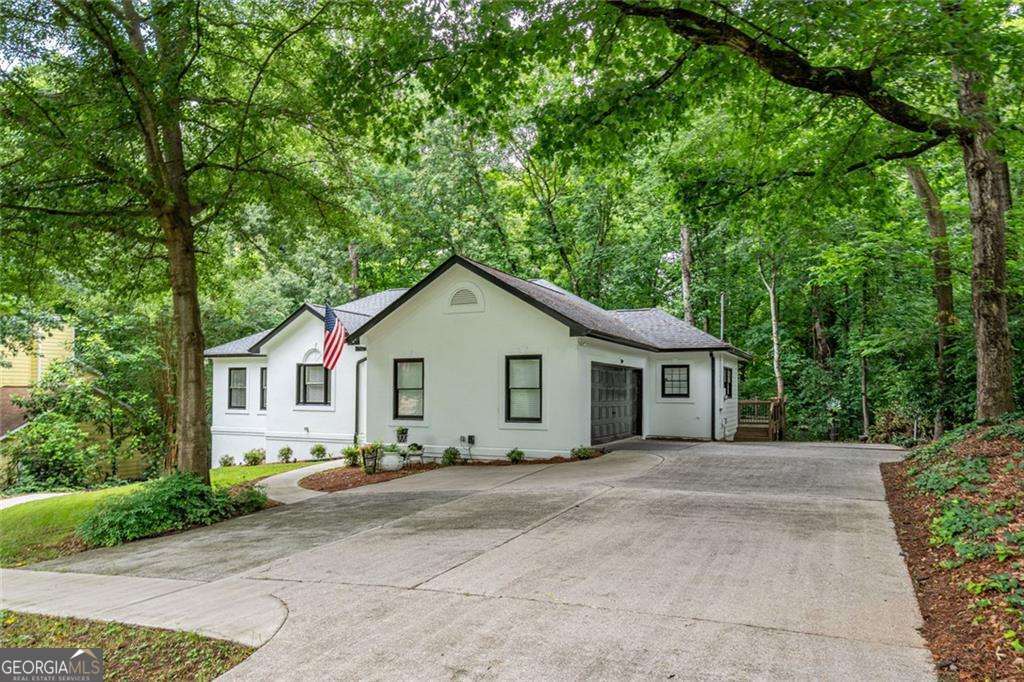 4 bedroom, 2.5 bathroom, 2,010 sq ft single family residence for rent at 3924 Ashford Dunwood Road, Atlanta, GA 30319 for $3,500 a month — photo 2