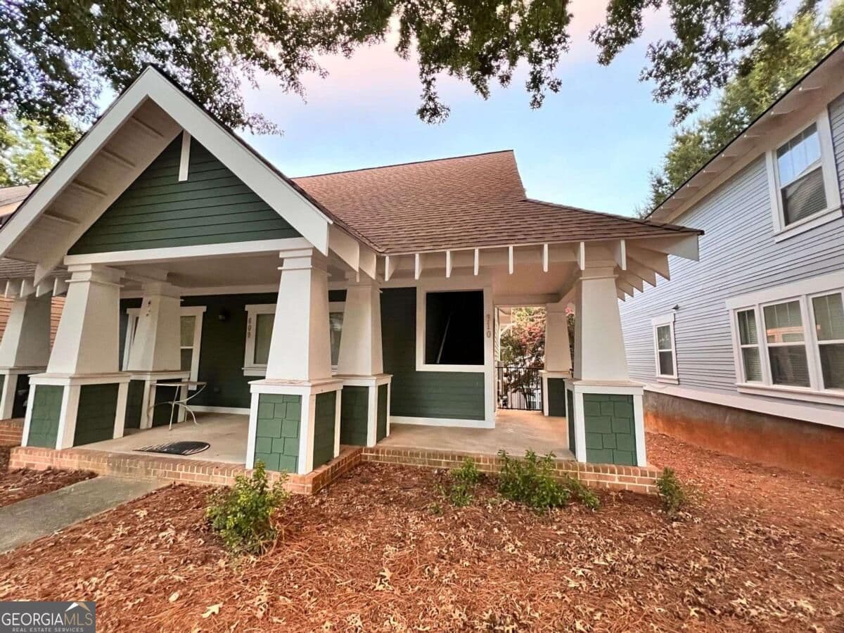 1 bedroom, 1 bathroom, 825 sq ft condominium for sale at 490 Barnett Shoals Road 610, Athens, GA 30605 — photo 1 of 13
