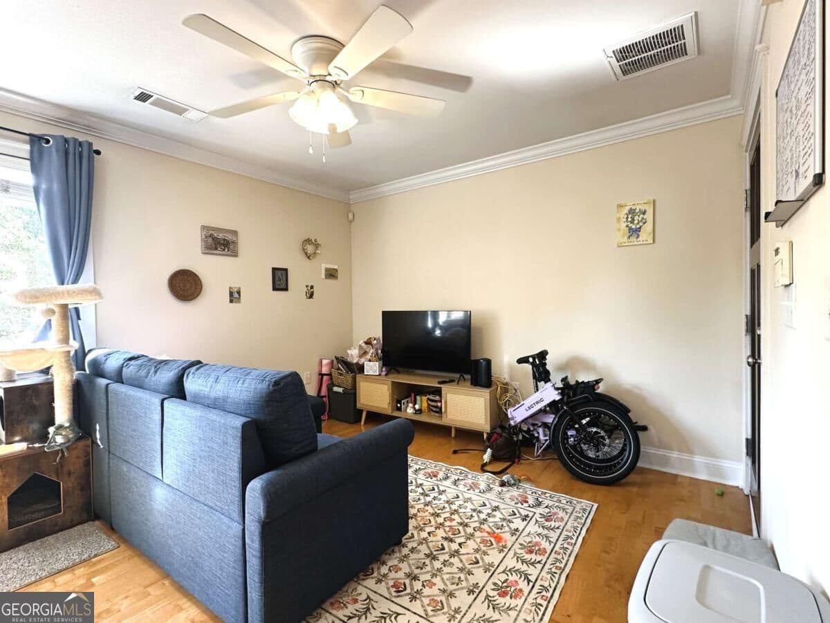1 bedroom, 1 bathroom, 825 sq ft condominium for sale at 490 Barnett Shoals Road 610, Athens, GA 30605 — photo 4