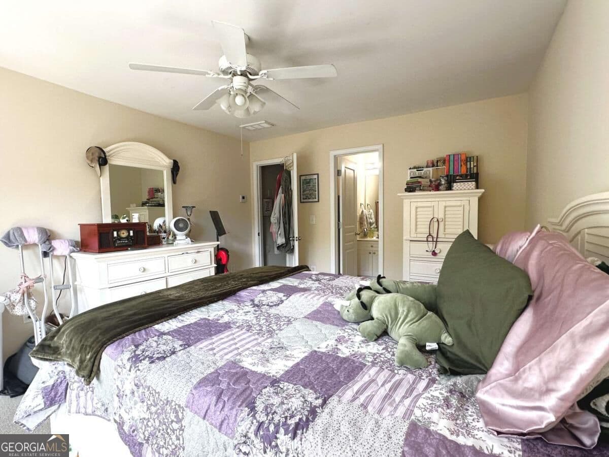 1 bedroom, 1 bathroom, 825 sq ft condominium for sale at 490 Barnett Shoals Road 610, Athens, GA 30605 — photo 8